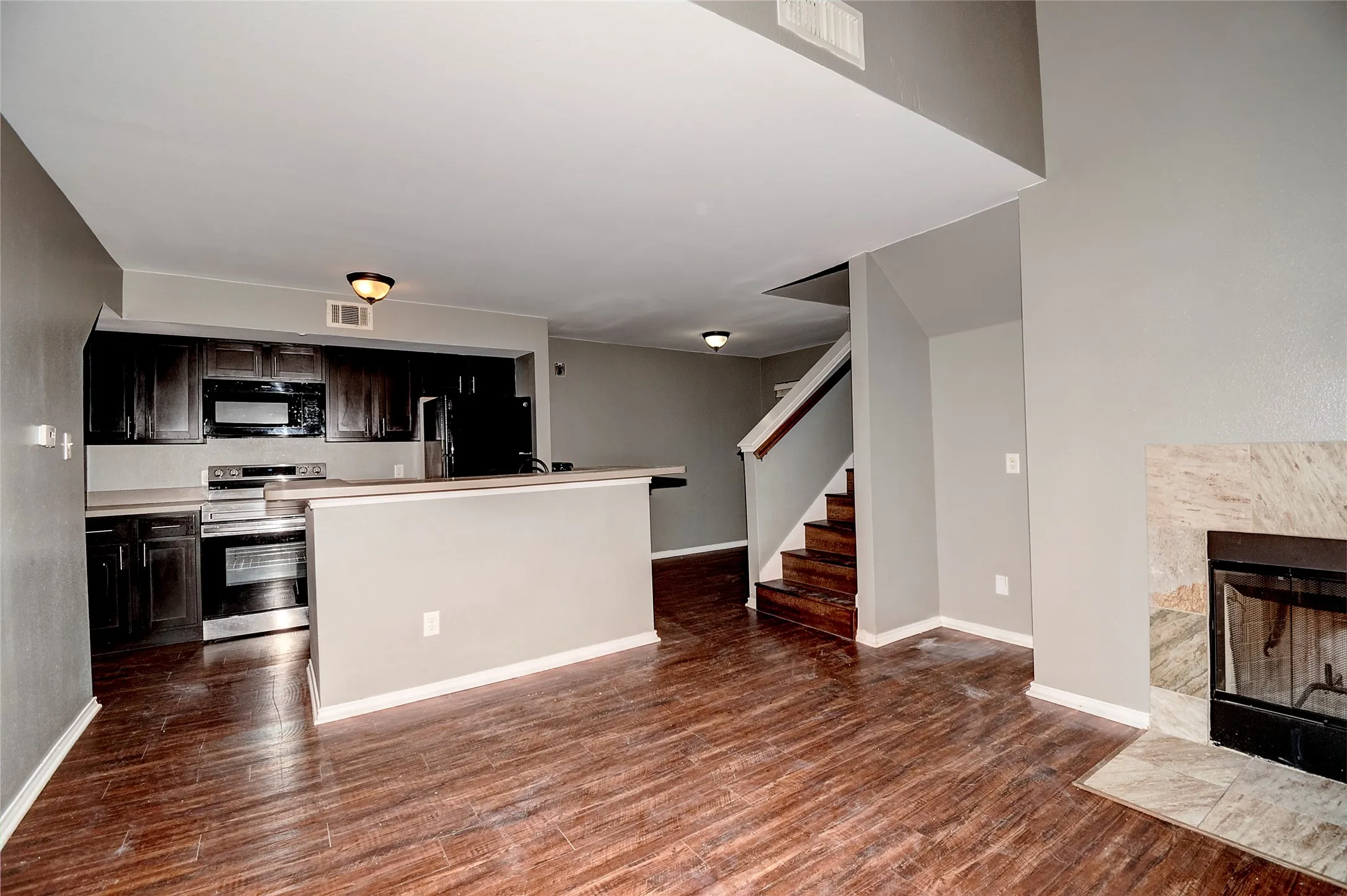 Condominium For Rent in Dallas County , 9831 Walnut Street 209, Dallas, Texas 75243, 2 Bedroom, 2 Bathroom, Garage spaces, 1,031 Sqft, built in 1983, mls#21334010, Real Estate Agent in Dallas, Homes For Rent in Dallas county, Homes For Rent in Dallas, Realtor in Dallas Texas, Real Estate Brokerage Independent Realty Texas, Luminita Cordes Realtor