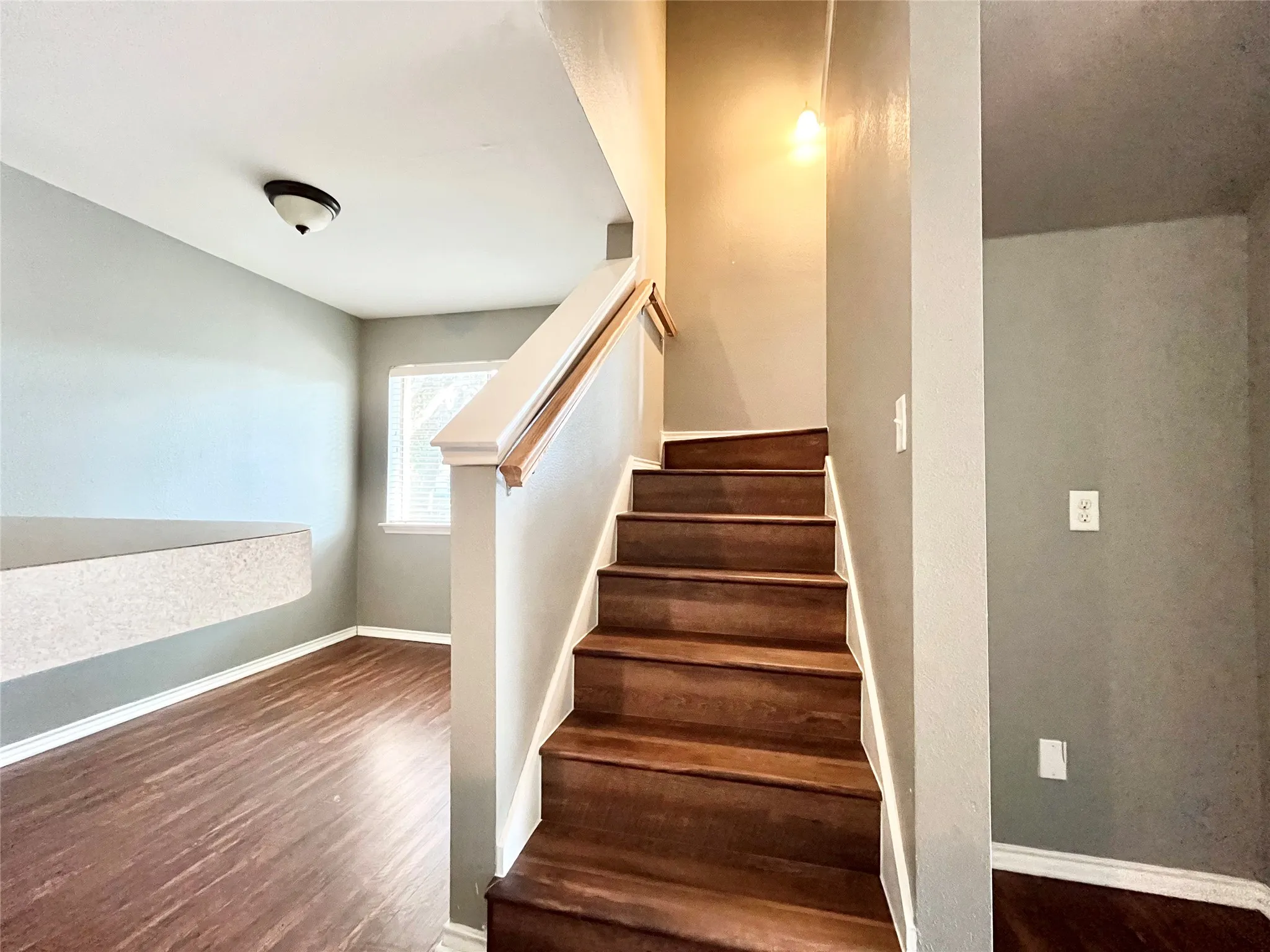 Condominium For Rent in Dallas County , 9831 Walnut Street 209, Dallas, Texas 75243, 2 Bedroom, 2 Bathroom, Garage spaces, 1,031 Sqft, built in 1983, mls#21334010, Real Estate Agent in Dallas, Homes For Rent in Dallas county, Homes For Rent in Dallas, Realtor in Dallas Texas, Real Estate Brokerage Independent Realty Texas, Luminita Cordes Realtor