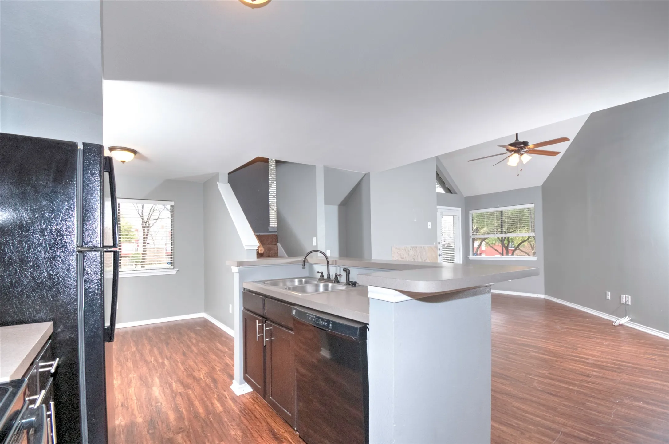 Condominium For Rent in Dallas County , 9831 Walnut Street 209, Dallas, Texas 75243, 2 Bedroom, 2 Bathroom, Garage spaces, 1,031 Sqft, built in 1983, mls#21334010, Real Estate Agent in Dallas, Homes For Rent in Dallas county, Homes For Rent in Dallas, Realtor in Dallas Texas, Real Estate Brokerage Independent Realty Texas, Luminita Cordes Realtor