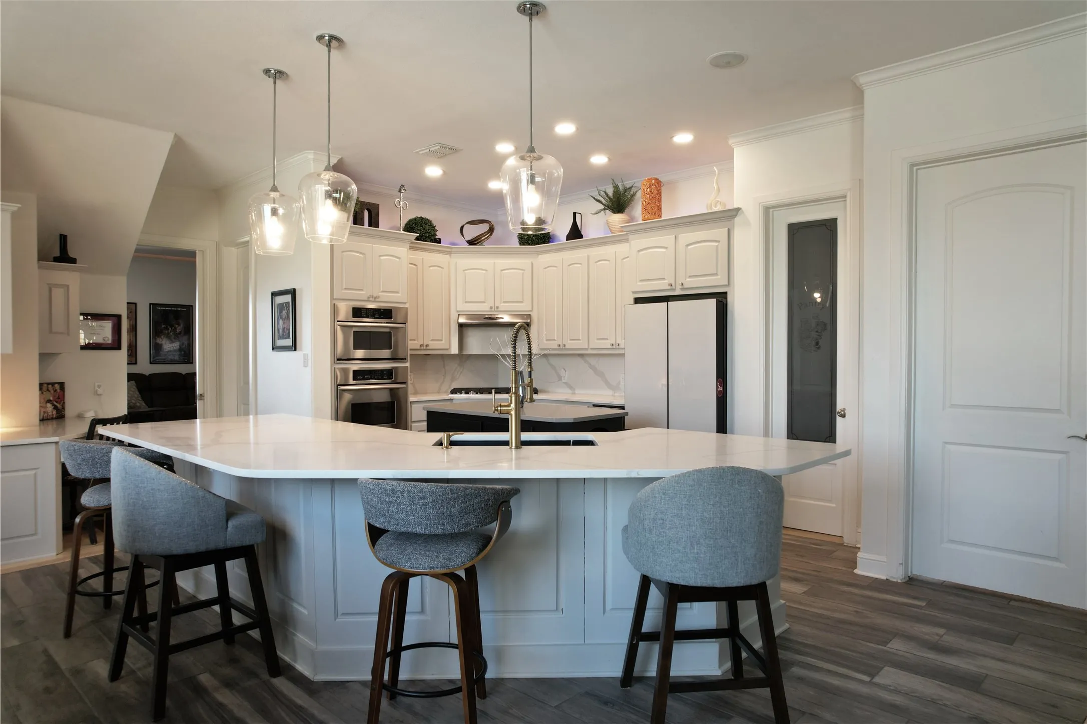 Single Family Residence For Sale in Parker County , 127 Eagle View Court, Weatherford, Texas 76087, 4 Bedroom, 4 Bathroom, 2 Garage spaces, 4,497 Sqft, built in 2004, mls#21334018, Real Estate Agent in Weatherford, Homes For Sale in Parker county, Homes For Sale in Weatherford, Realtor in Weatherford Texas, Real Estate Brokerage Independent Realty Texas, Luminita Cordes Realtor