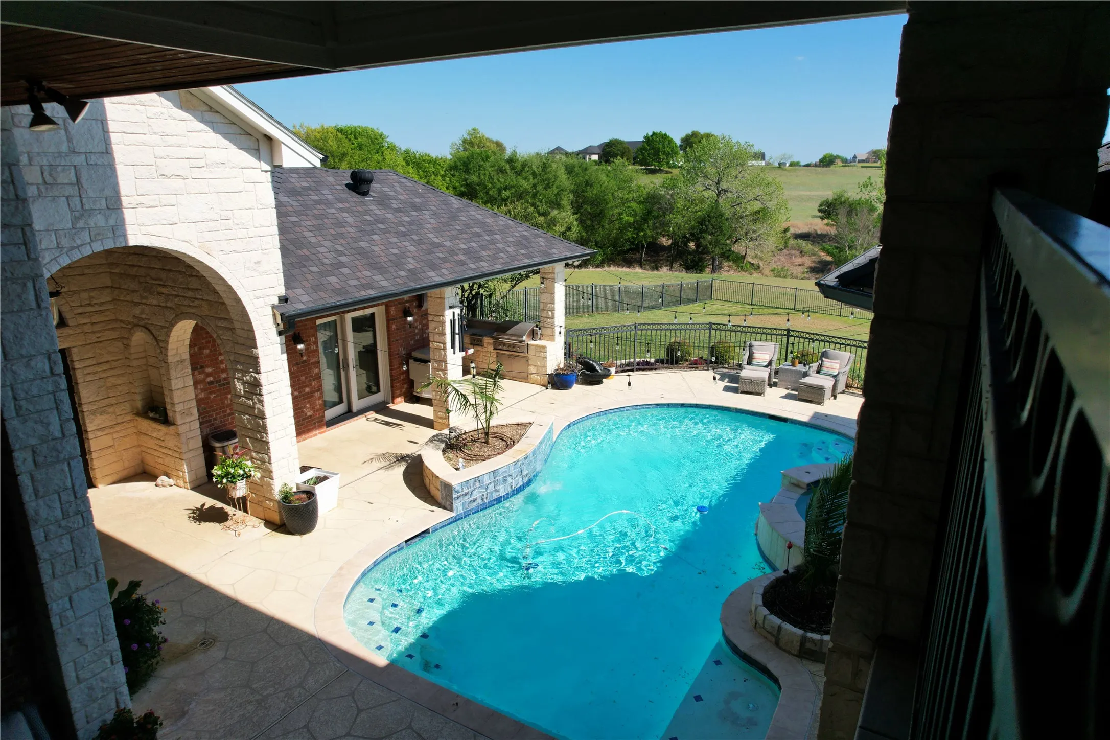 Single Family Residence For Sale in Parker County , 127 Eagle View Court, Weatherford, Texas 76087, 4 Bedroom, 4 Bathroom, 2 Garage spaces, 4,497 Sqft, built in 2004, mls#21334018, Real Estate Agent in Weatherford, Homes For Sale in Parker county, Homes For Sale in Weatherford, Realtor in Weatherford Texas, Real Estate Brokerage Independent Realty Texas, Luminita Cordes Realtor