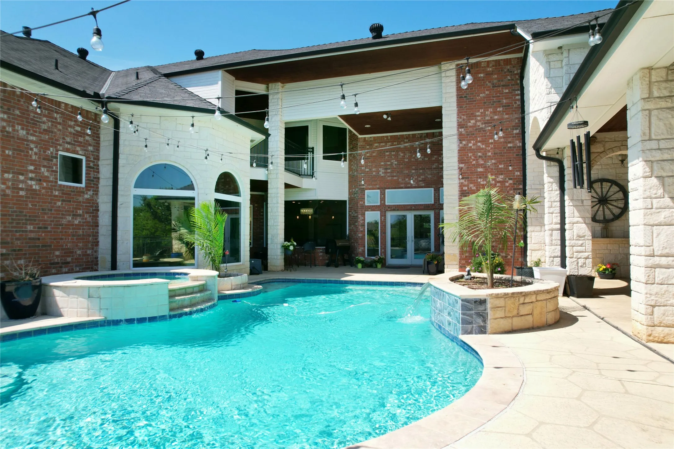 Single Family Residence For Sale in Parker County , 127 Eagle View Court, Weatherford, Texas 76087, 4 Bedroom, 4 Bathroom, 2 Garage spaces, 4,497 Sqft, built in 2004, mls#21334018, Real Estate Agent in Weatherford, Homes For Sale in Parker county, Homes For Sale in Weatherford, Realtor in Weatherford Texas, Real Estate Brokerage Independent Realty Texas, Luminita Cordes Realtor