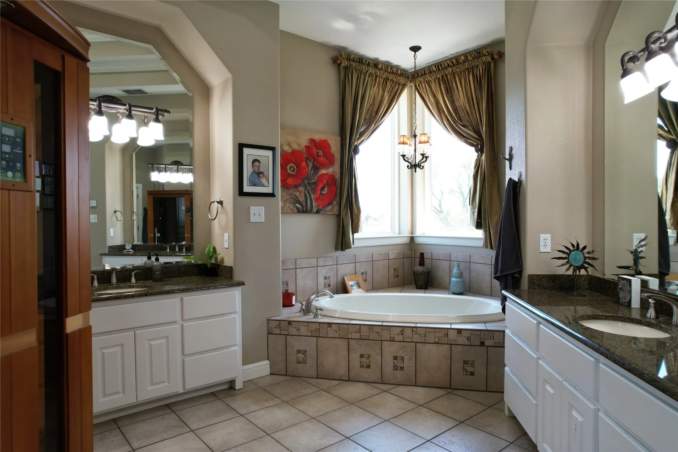 Single Family Residence For Sale in Parker County , 127 Eagle View Court, Weatherford, Texas 76087, 4 Bedroom, 4 Bathroom, 2 Garage spaces, 4,497 Sqft, built in 2004, mls#21334018, Real Estate Agent in Weatherford, Homes For Sale in Parker county, Homes For Sale in Weatherford, Realtor in Weatherford Texas, Real Estate Brokerage Independent Realty Texas, Luminita Cordes Realtor
