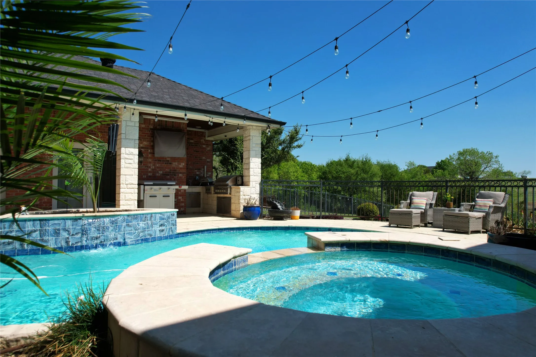 Single Family Residence For Sale in Parker County , 127 Eagle View Court, Weatherford, Texas 76087, 4 Bedroom, 4 Bathroom, 2 Garage spaces, 4,497 Sqft, built in 2004, mls#21334018, Real Estate Agent in Weatherford, Homes For Sale in Parker county, Homes For Sale in Weatherford, Realtor in Weatherford Texas, Real Estate Brokerage Independent Realty Texas, Luminita Cordes Realtor
