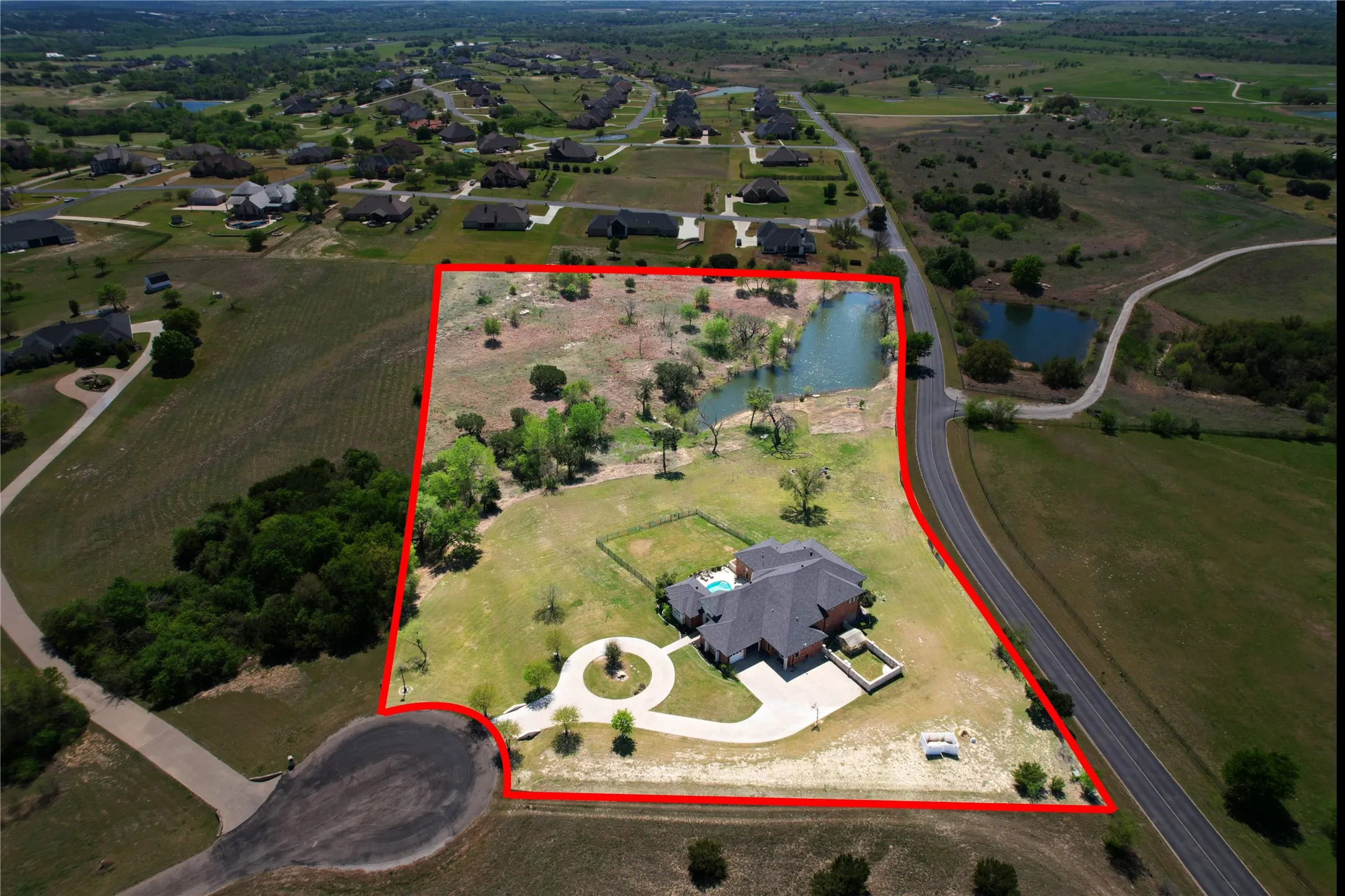 Single Family Residence For Sale in Parker County , 127 Eagle View Court, Weatherford, Texas 76087, 4 Bedroom, 4 Bathroom, 2 Garage spaces, 4,497 Sqft, built in 2004, mls#21334018, Real Estate Agent in Weatherford, Homes For Sale in Parker county, Homes For Sale in Weatherford, Realtor in Weatherford Texas, Real Estate Brokerage Independent Realty Texas, Luminita Cordes Realtor