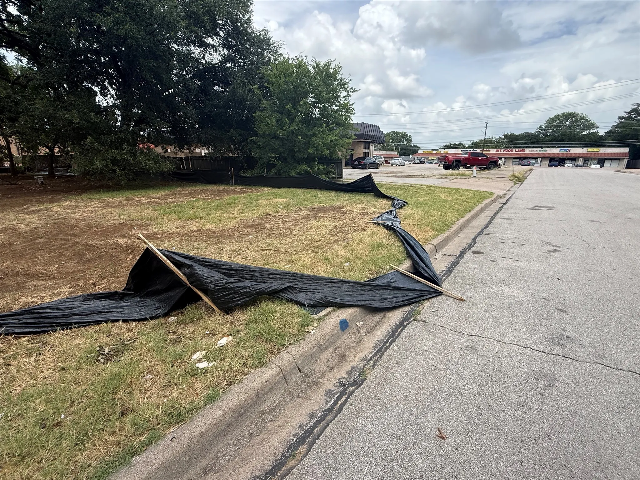 Improved Land For Sale in Tarrant County , 709 Lynda Lane, Arlington, Texas 76013, 0, 0, Garage spaces, 0 Sqft, built in 1957, mls#21334022, Real Estate Agent in Arlington, Homes For Sale in Tarrant county, Homes For Sale in Arlington, Realtor in Arlington Texas, Real Estate Brokerage Independent Realty Texas, Luminita Cordes Realtor