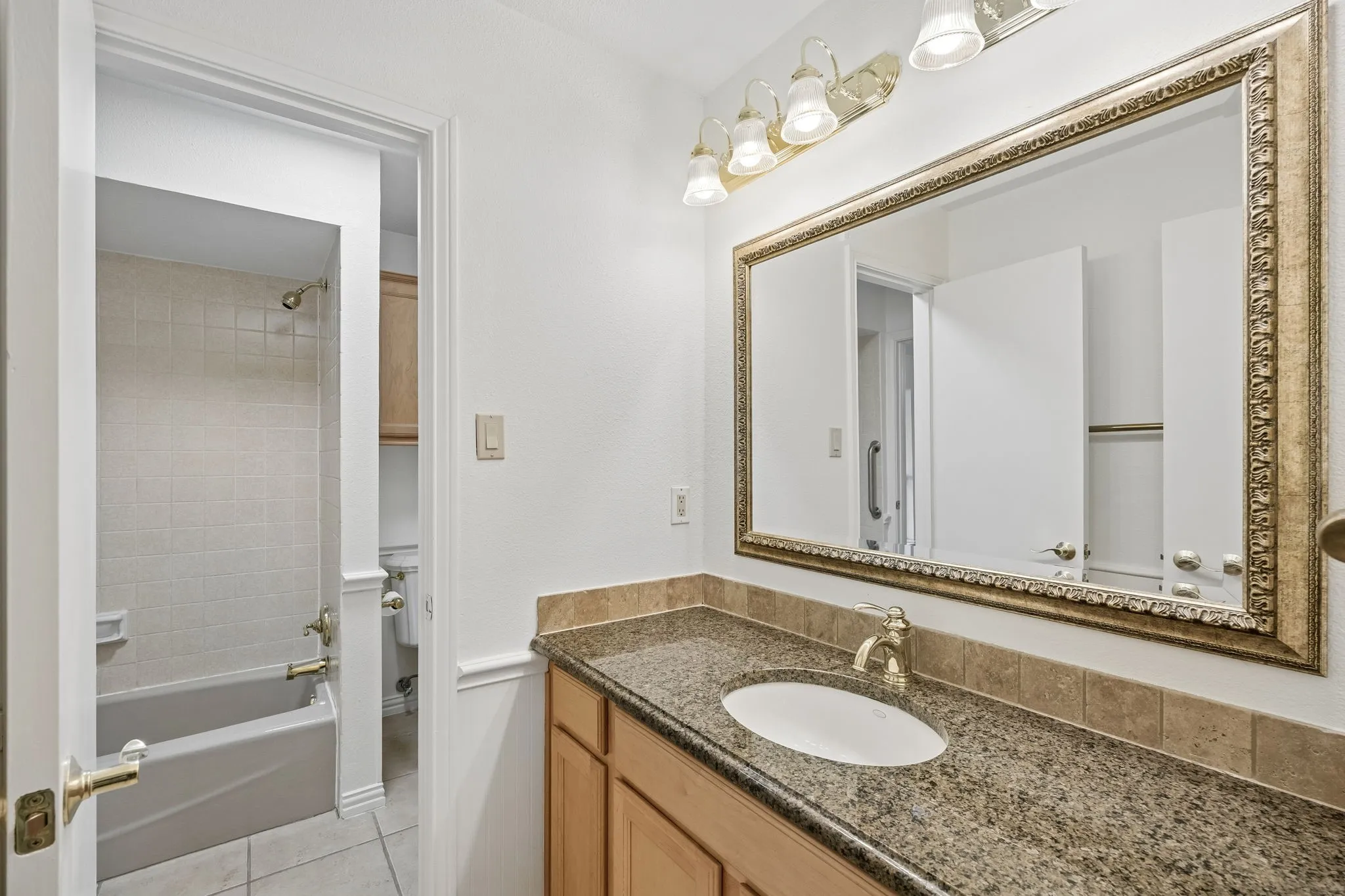 Jack and Jill secondary bath