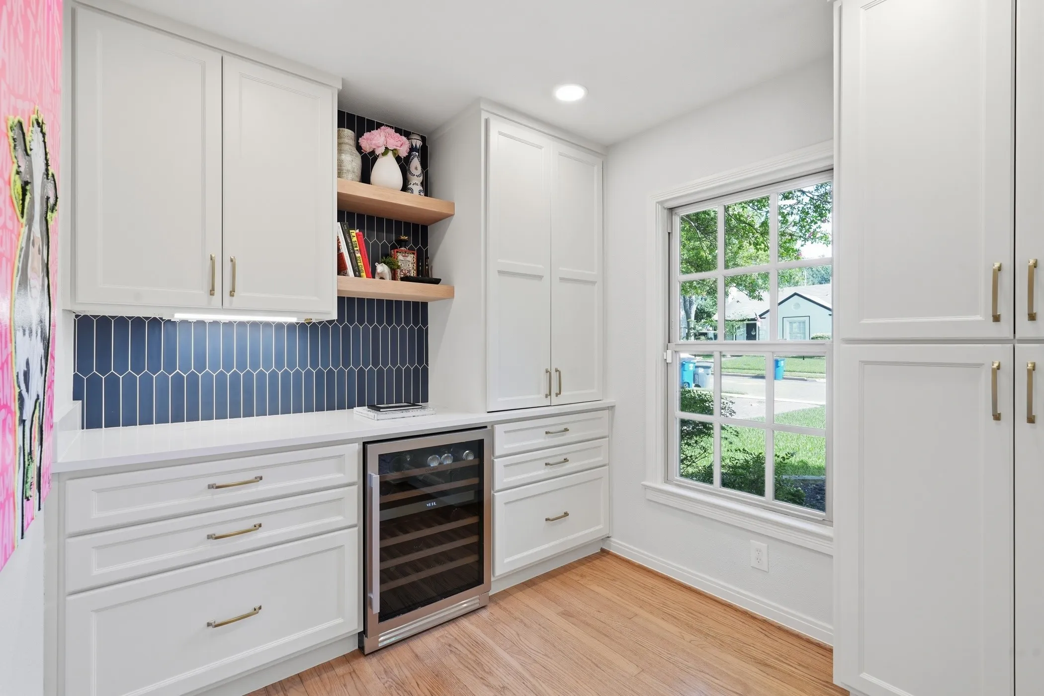 Single Family Residence For Sale in Dallas County , 6120 Kenwood Avenue, Dallas, Texas 75214, 5 Bedroom, 3 Bathroom, 2 Garage spaces, 3,287 Sqft, built in 1940, mls#21333950, Real Estate Agent in Dallas, Homes For Sale in Dallas county, Homes For Sale in Dallas, Realtor in Dallas Texas, Real Estate Brokerage Independent Realty Texas, Luminita Cordes Realtor
