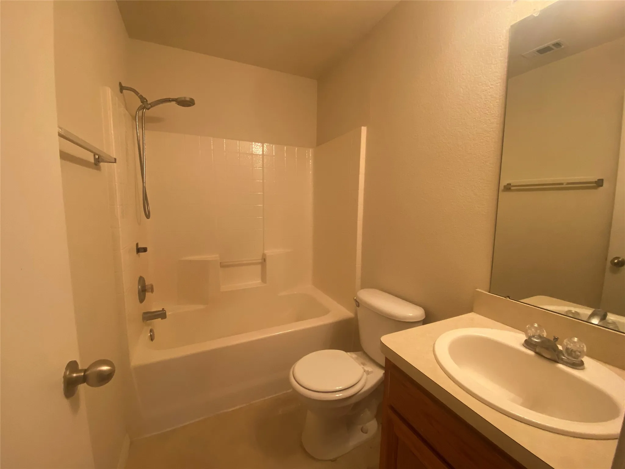Duplex For Rent in Tarrant County , 2302 Coleman Avenue, Fort Worth, Texas 76105, 3 Bedroom, 2 Bathroom, 1 Garage spaces, 1,960 Sqft, built in 2007, mls#21334026, Real Estate Agent in Fort Worth, Homes For Rent in Tarrant county, Homes For Rent in Fort Worth, Realtor in Fort Worth Texas, Real Estate Brokerage Independent Realty Texas, Luminita Cordes Realtor