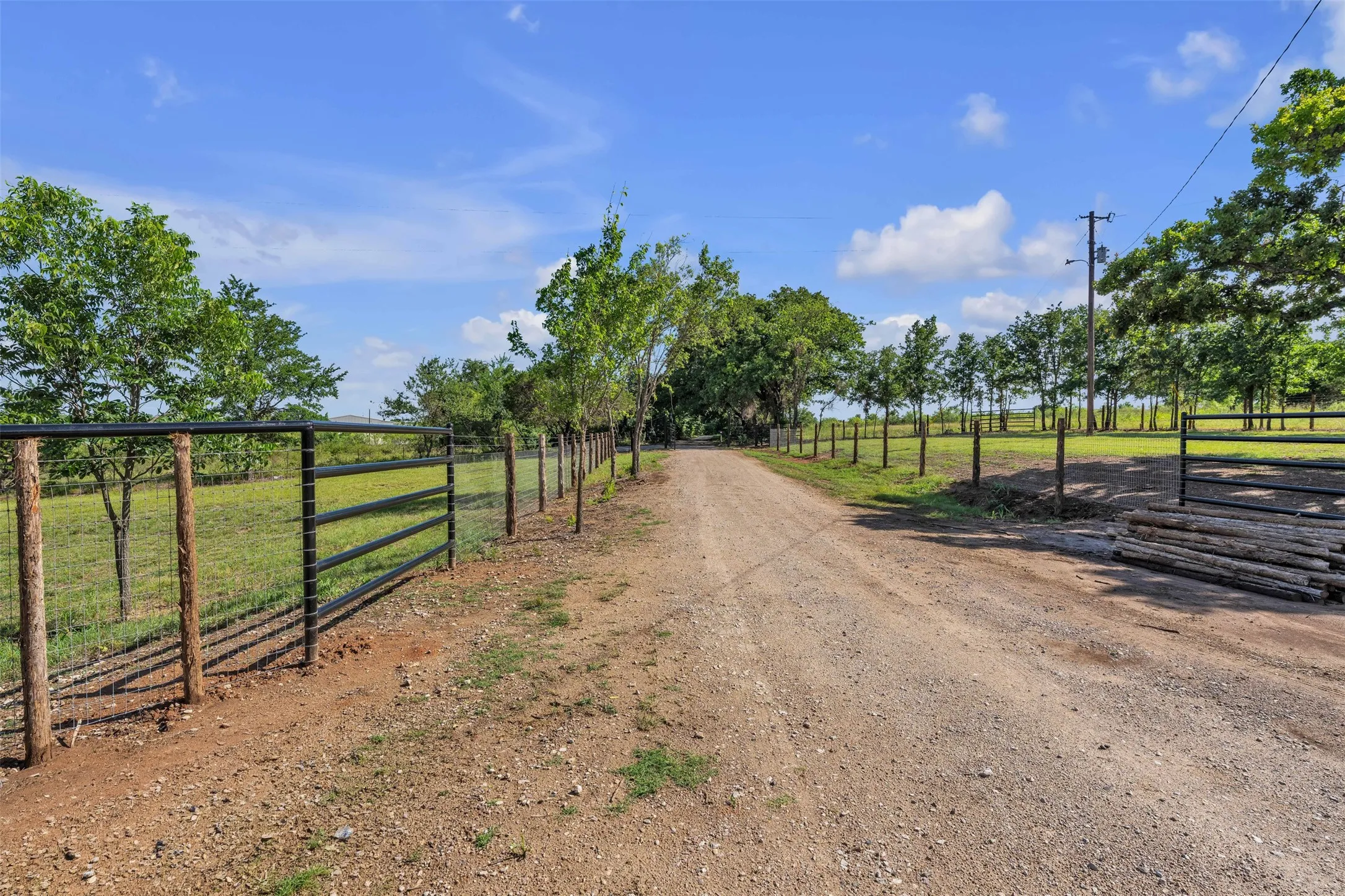 Single Family Residence For Sale in Parker County , TBD2-202 Powell, Weatherford, Texas 76088, 3 Bedroom, 2 Bathroom, 2 Garage spaces, 2,246 Sqft, built in 1930, mls#21334027, Real Estate Agent in Weatherford, Homes For Sale in Parker county, Homes For Sale in Weatherford, Realtor in Weatherford Texas, Real Estate Brokerage Independent Realty Texas, Luminita Cordes Realtor