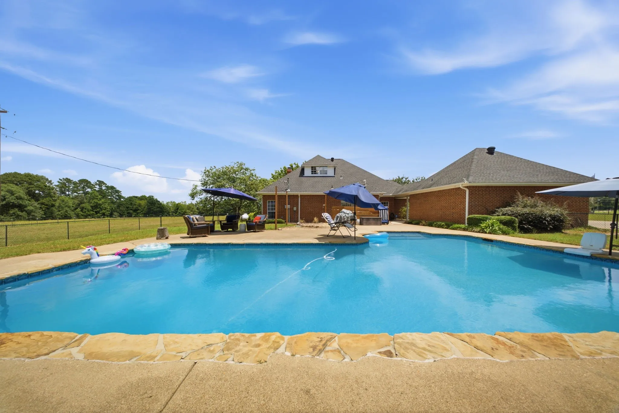 Single Family Residence For Sale in Upshur County , 1708 Fm 1002 S, Big Sandy, Texas 75755, 4 Bedroom, 3 Bathroom, 2 Garage spaces, 3,129 Sqft, built in 1994, Price $735,000, mls#21331693, Real Estate Agent in Big Sandy, Homes For Sale in Upshur county, Homes For Sale in Big Sandy, Realtor in Big Sandy Texas, Real Estate Brokerage Independent Realty Texas, Luminita Cordes Realtor