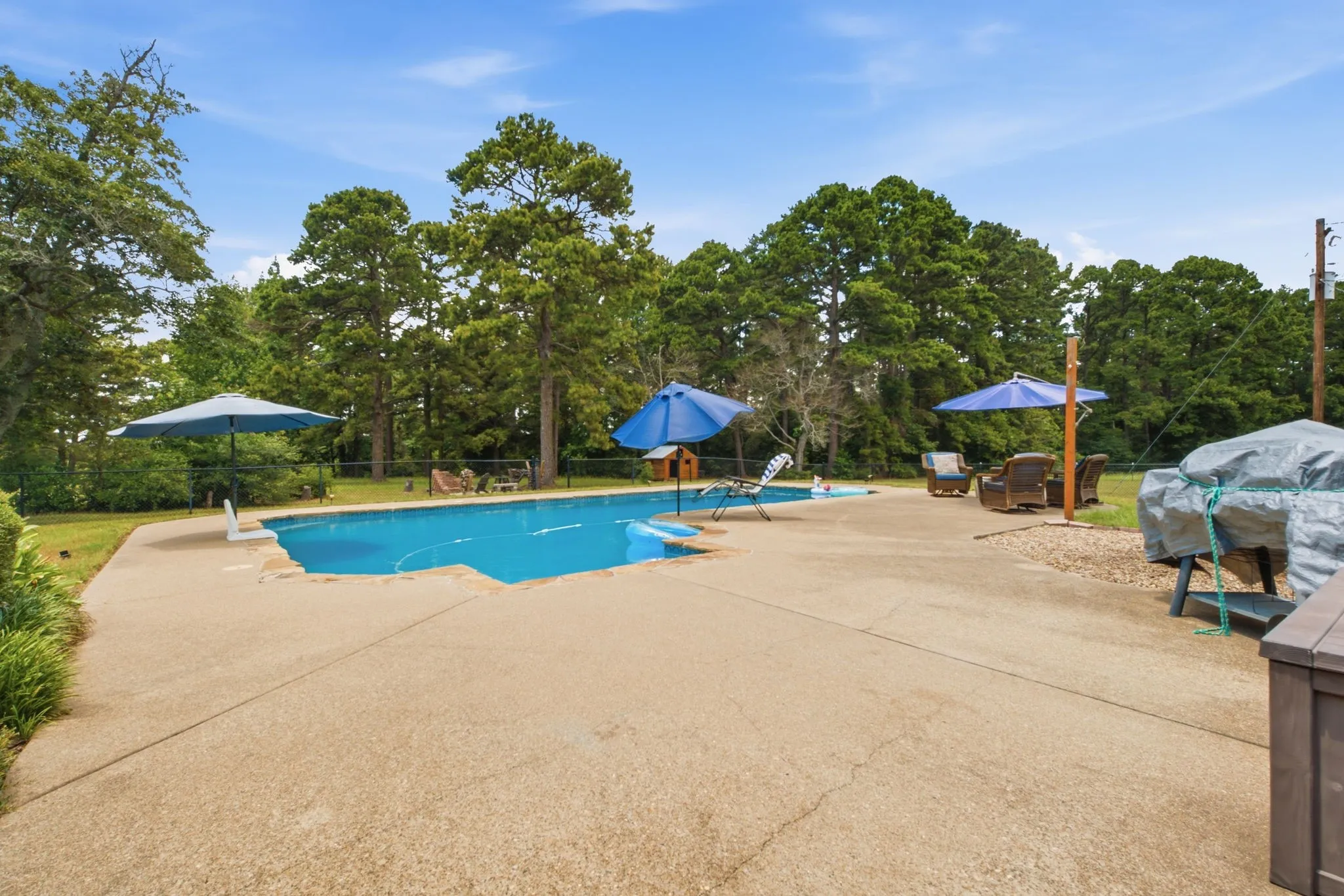 Single Family Residence For Sale in Upshur County , 1708 Fm 1002 S, Big Sandy, Texas 75755, 4 Bedroom, 3 Bathroom, 2 Garage spaces, 3,129 Sqft, built in 1994, Price $735,000, mls#21331693, Real Estate Agent in Big Sandy, Homes For Sale in Upshur county, Homes For Sale in Big Sandy, Realtor in Big Sandy Texas, Real Estate Brokerage Independent Realty Texas, Luminita Cordes Realtor
