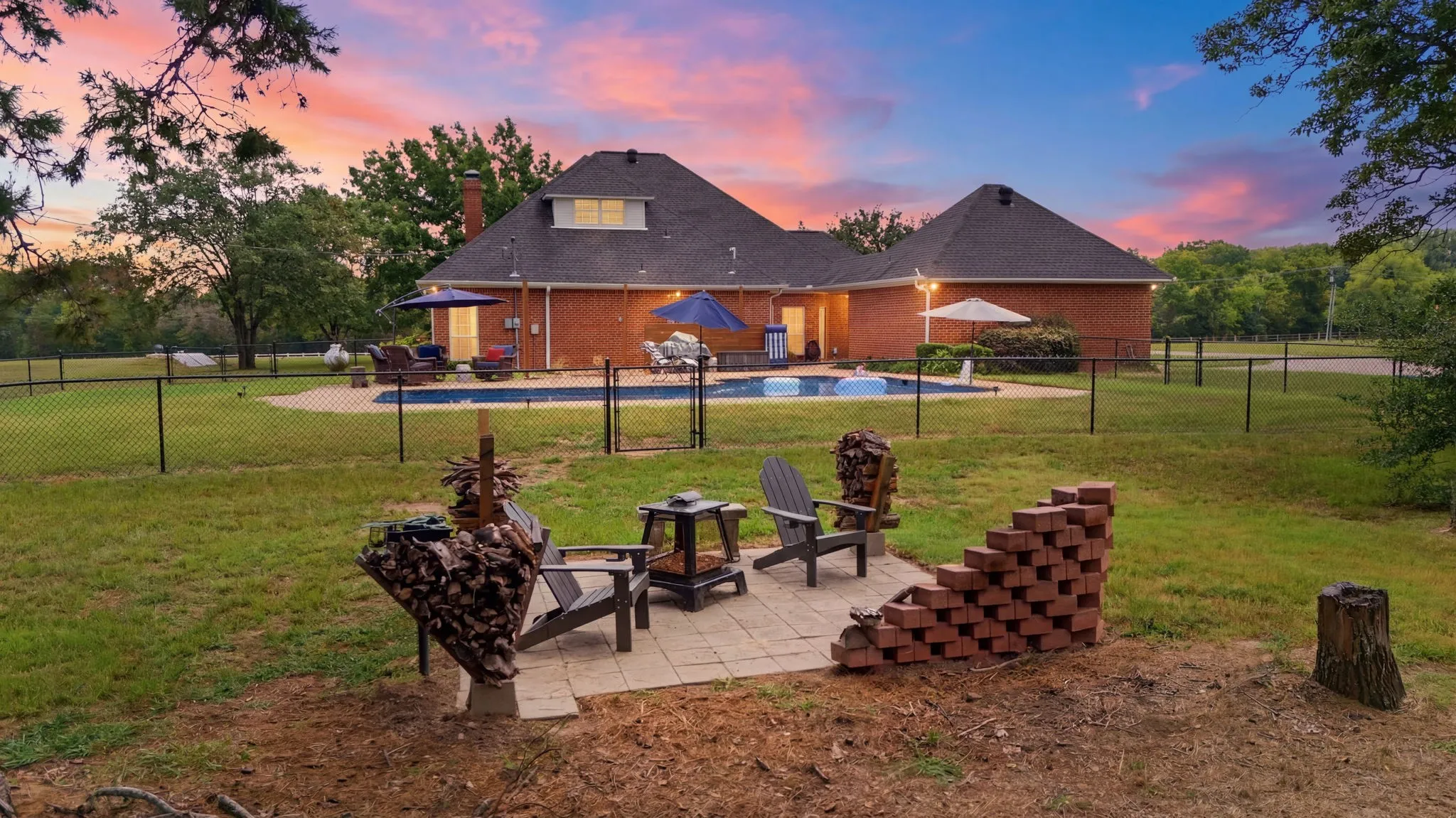 Single Family Residence For Sale in Upshur County , 1708 Fm 1002 S, Big Sandy, Texas 75755, 4 Bedroom, 3 Bathroom, 2 Garage spaces, 3,129 Sqft, built in 1994, Price $735,000, mls#21331693, Real Estate Agent in Big Sandy, Homes For Sale in Upshur county, Homes For Sale in Big Sandy, Realtor in Big Sandy Texas, Real Estate Brokerage Independent Realty Texas, Luminita Cordes Realtor