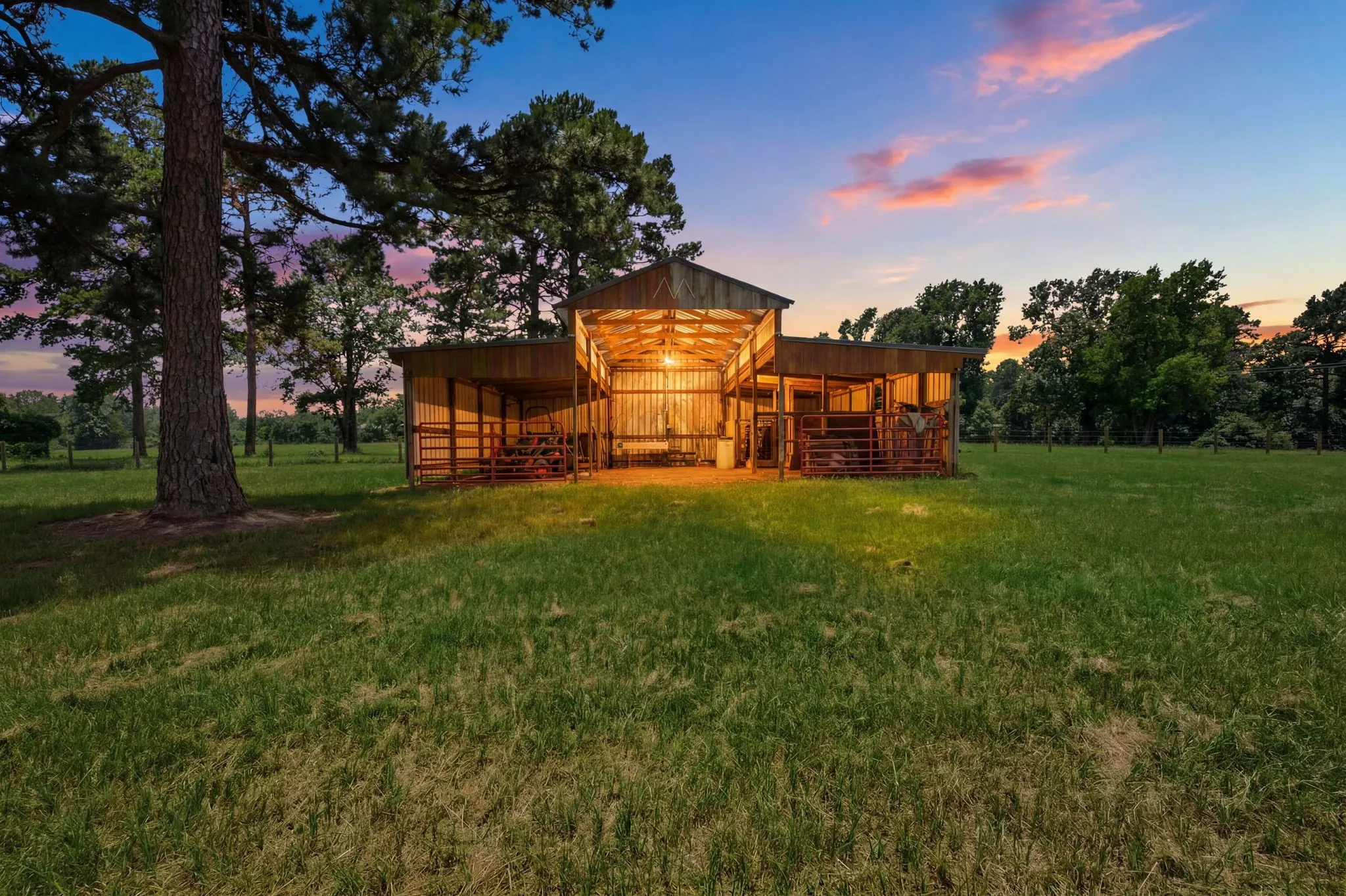 Single Family Residence For Sale in Upshur County , 1708 Fm 1002 S, Big Sandy, Texas 75755, 4 Bedroom, 3 Bathroom, 2 Garage spaces, 3,129 Sqft, built in 1994, Price $735,000, mls#21331693, Real Estate Agent in Big Sandy, Homes For Sale in Upshur county, Homes For Sale in Big Sandy, Realtor in Big Sandy Texas, Real Estate Brokerage Independent Realty Texas, Luminita Cordes Realtor