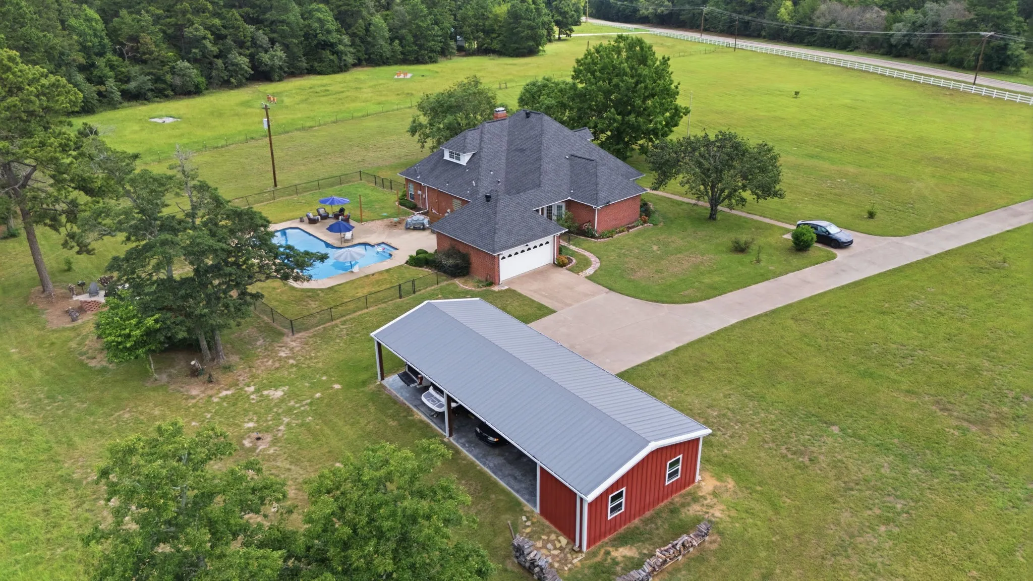 Single Family Residence For Sale in Upshur County , 1708 Fm 1002 S, Big Sandy, Texas 75755, 4 Bedroom, 3 Bathroom, 2 Garage spaces, 3,129 Sqft, built in 1994, Price $735,000, mls#21331693, Real Estate Agent in Big Sandy, Homes For Sale in Upshur county, Homes For Sale in Big Sandy, Realtor in Big Sandy Texas, Real Estate Brokerage Independent Realty Texas, Luminita Cordes Realtor