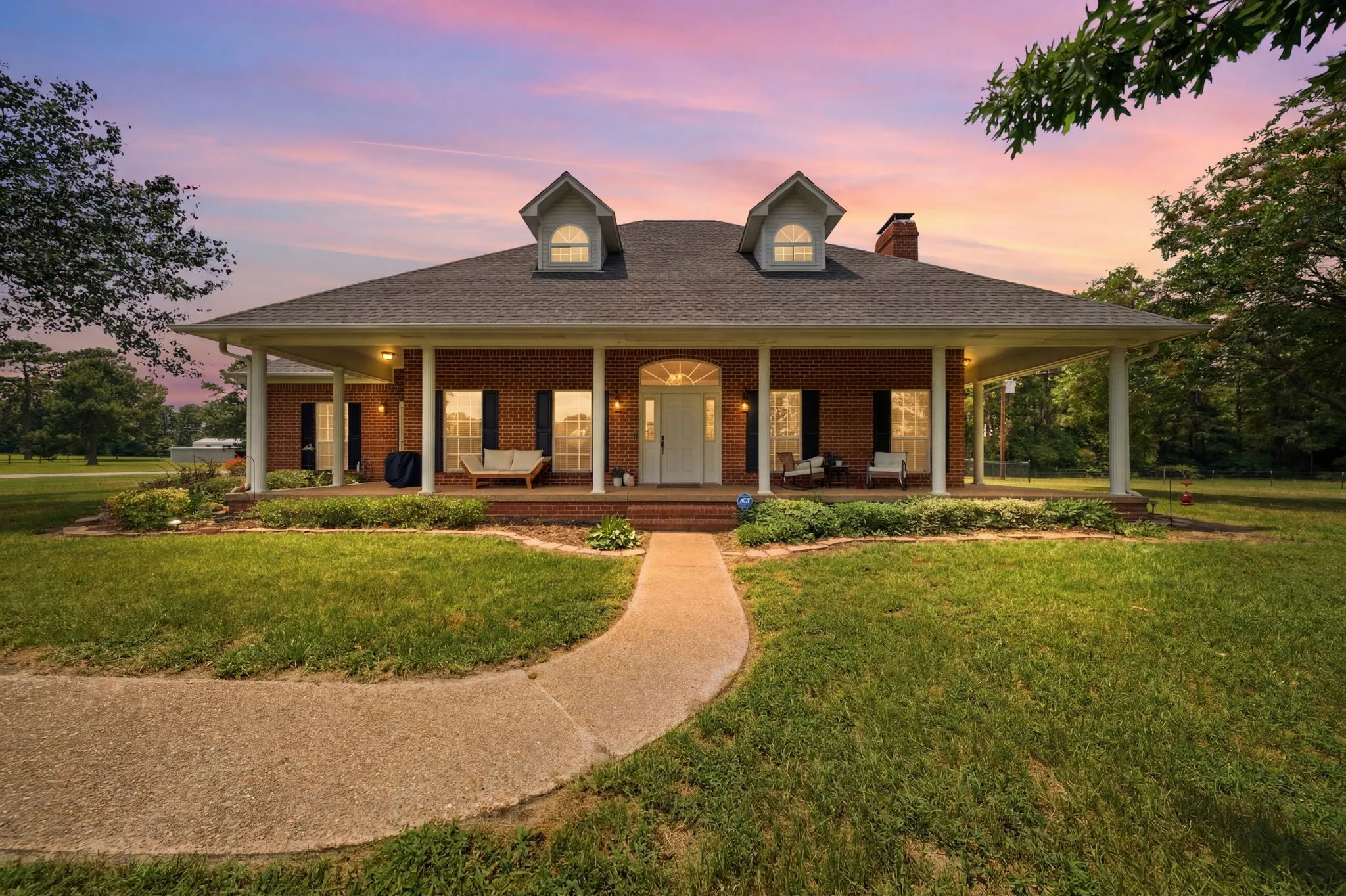 Single Family Residence For Sale in Upshur County , 1708 Fm 1002 S, Big Sandy, Texas 75755, 4 Bedroom, 3 Bathroom, 2 Garage spaces, 3,129 Sqft, built in 1994, Price $735,000, mls#21331693, Real Estate Agent in Big Sandy, Homes For Sale in Upshur county, Homes For Sale in Big Sandy, Realtor in Big Sandy Texas, Real Estate Brokerage Independent Realty Texas, Luminita Cordes Realtor