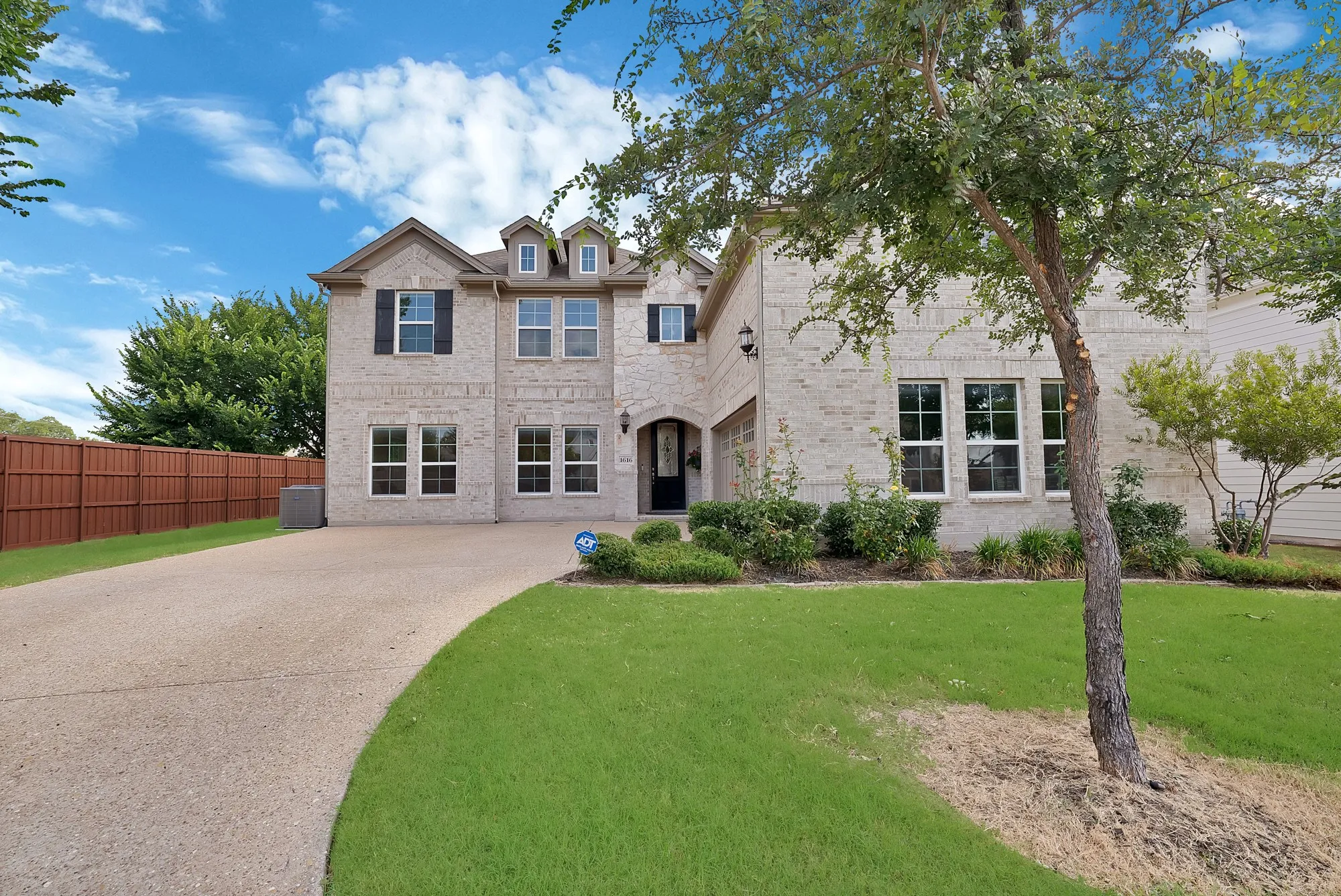Single Family Residence For Rent in Collin County , 1616 Colonnade Court, Mc Kinney, Texas 75069, 5 Bedrooms, 4 Bathrooms, 2 Garage spaces, 4,279 Sqft, built in 2022, Price $4,500, mls#21333271, Real Estate Agent in Mc Kinney, Homes For Rent in Collin county, Homes For Rent in Mc Kinney, Realtor in Mc Kinney Texas, Real Estate Brokerage Independent Realty Texas, Luminita Cordes Realtor