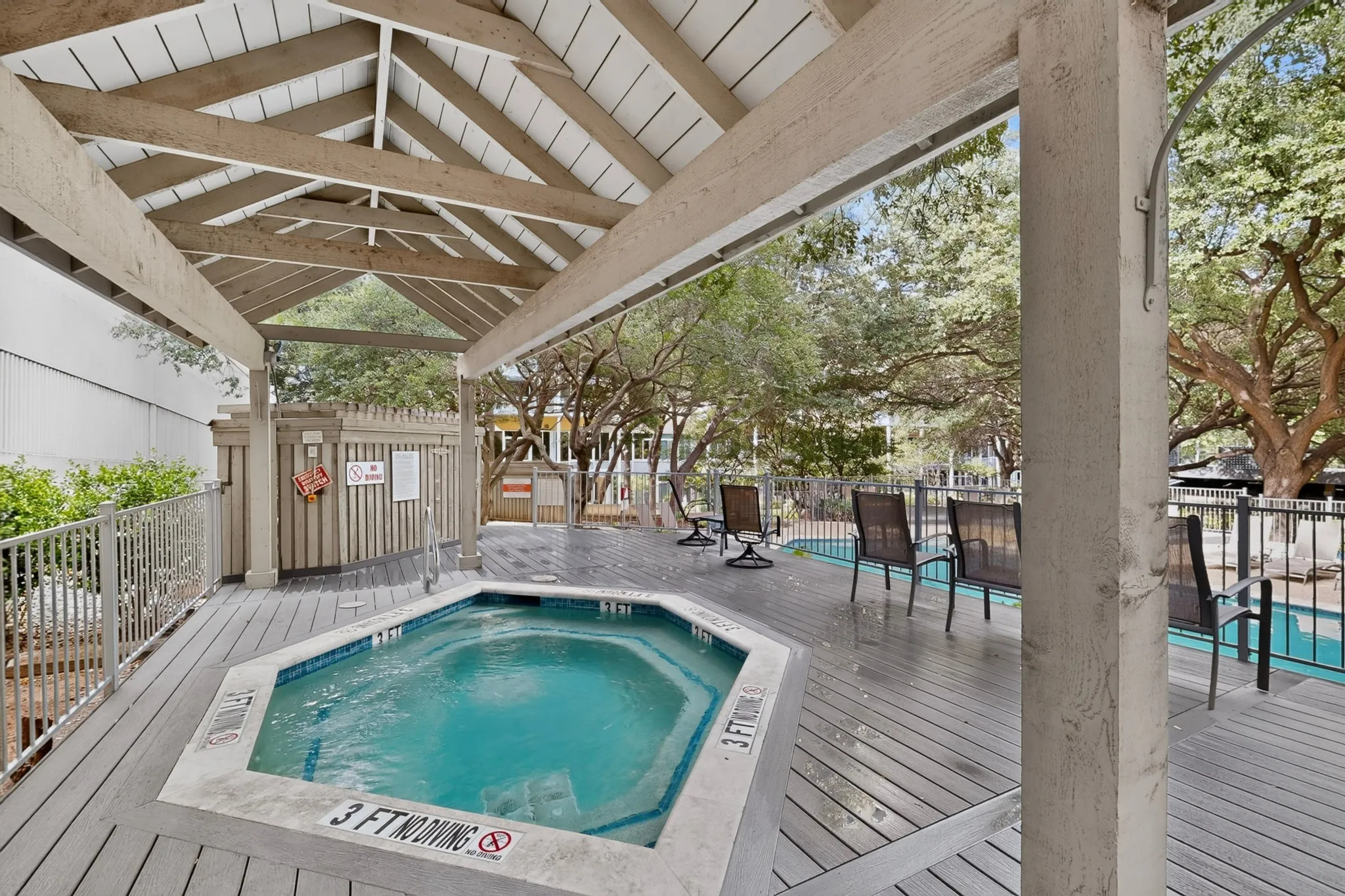 Condominium For Sale in Dallas County , 3883 Turtle Creek Boulevard 404, Dallas, Texas 75219, 2 Bedroom, 2 Bathroom, 2 Garage spaces, 1,023 Sqft, built in 1963, mls#21333599, Real Estate Agent in Dallas, Homes For Sale in Dallas county, Homes For Sale in Dallas, Realtor in Dallas Texas, Real Estate Brokerage Independent Realty Texas, Luminita Cordes Realtor