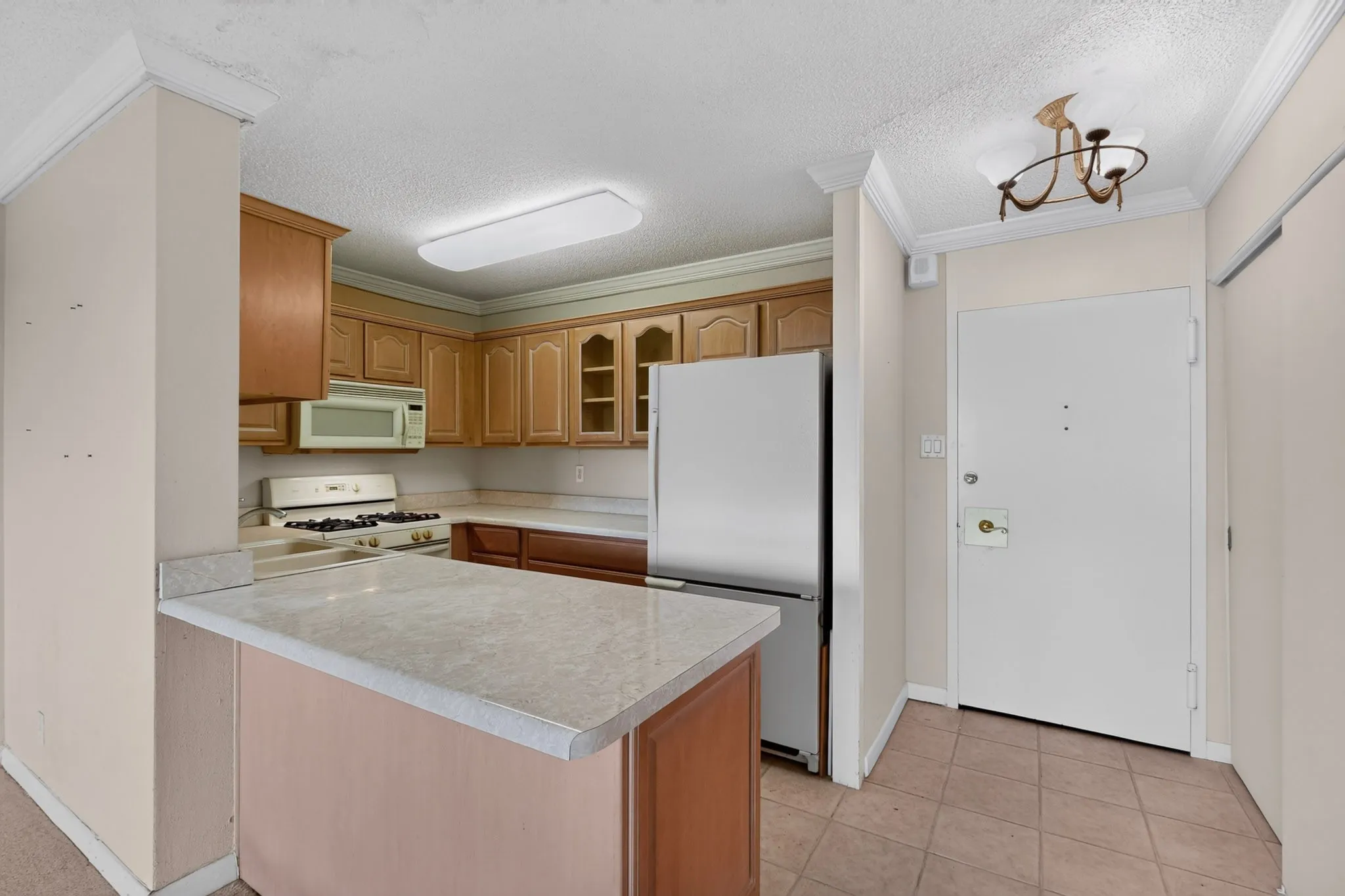 Condominium For Sale in Dallas County , 3883 Turtle Creek Boulevard 404, Dallas, Texas 75219, 2 Bedroom, 2 Bathroom, 2 Garage spaces, 1,023 Sqft, built in 1963, mls#21333599, Real Estate Agent in Dallas, Homes For Sale in Dallas county, Homes For Sale in Dallas, Realtor in Dallas Texas, Real Estate Brokerage Independent Realty Texas, Luminita Cordes Realtor