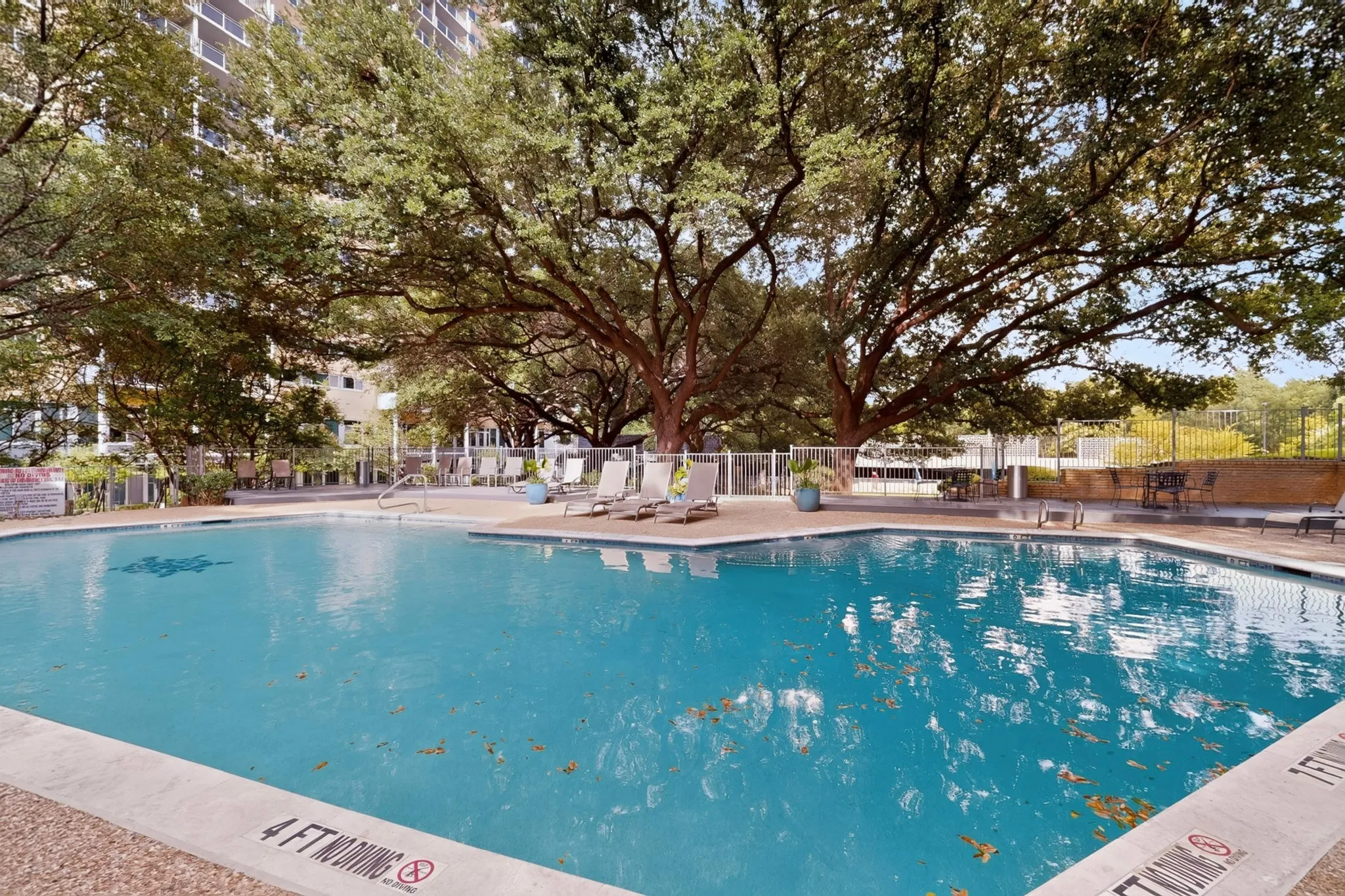 Condominium For Sale in Dallas County , 3883 Turtle Creek Boulevard 404, Dallas, Texas 75219, 2 Bedroom, 2 Bathroom, 2 Garage spaces, 1,023 Sqft, built in 1963, mls#21333599, Real Estate Agent in Dallas, Homes For Sale in Dallas county, Homes For Sale in Dallas, Realtor in Dallas Texas, Real Estate Brokerage Independent Realty Texas, Luminita Cordes Realtor