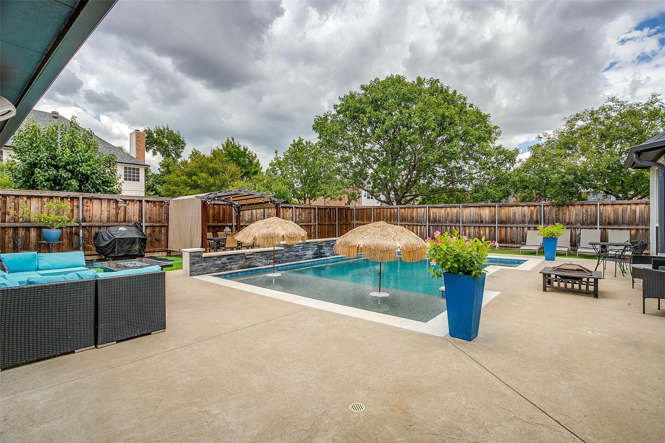Expansive decking with plenty of room for seating areas.