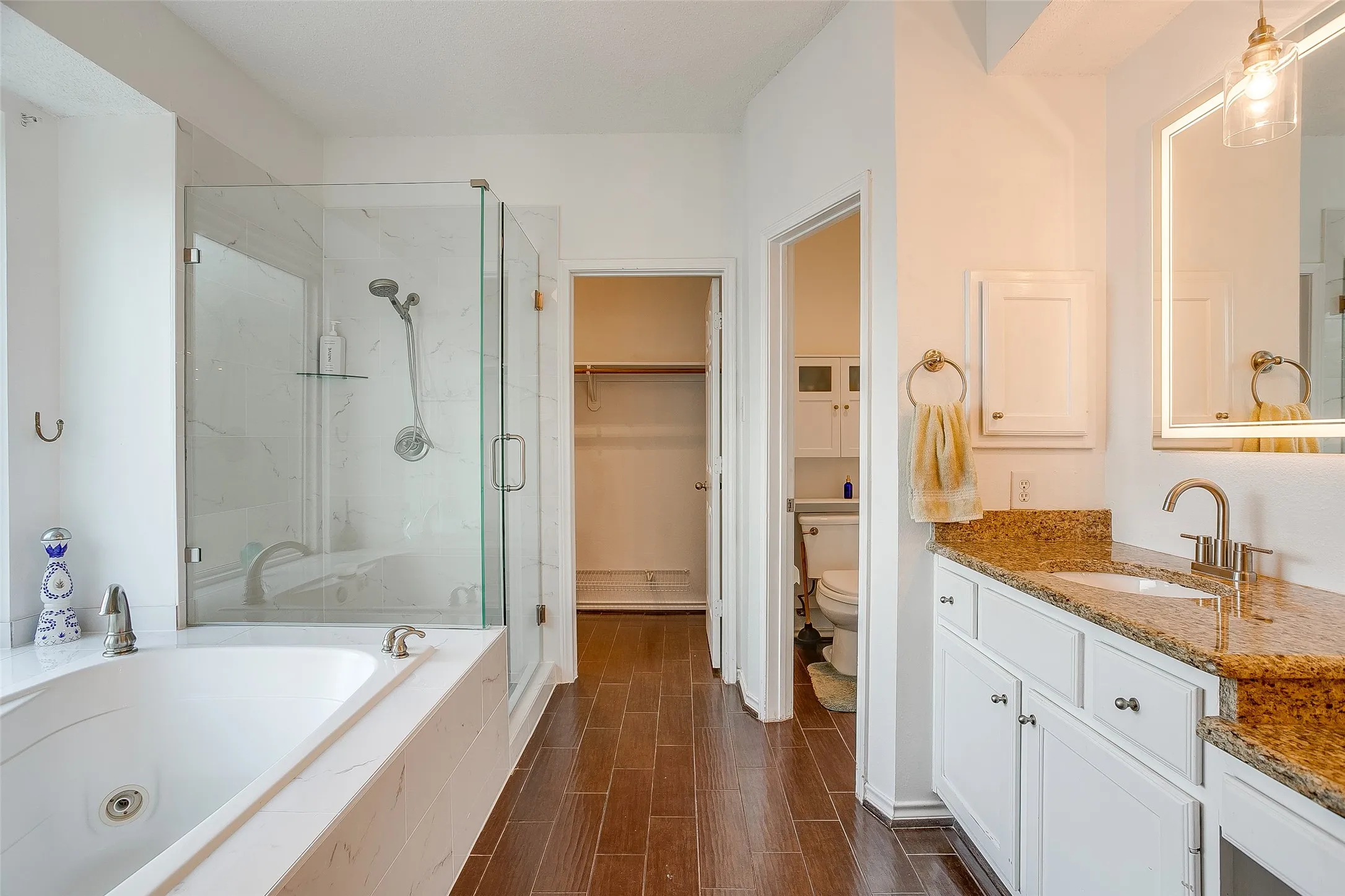 Relaxing primary ensuite bathroom.
