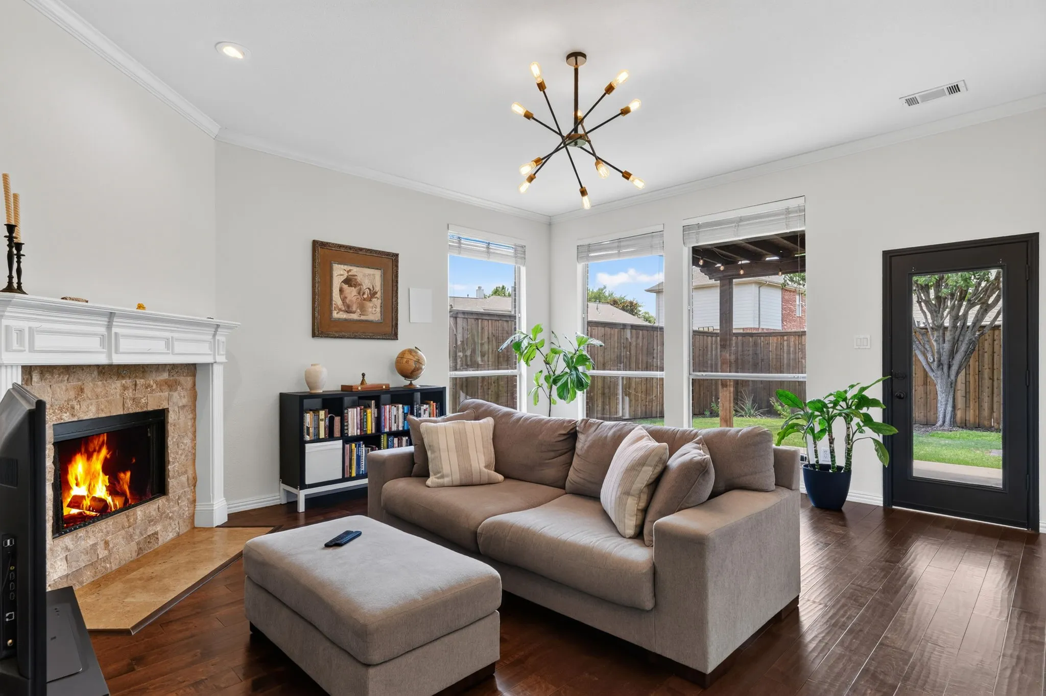 Single Family Residence For Sale in Collin County , 9383 Homestead Lane, Frisco, Texas 75033, 4 Bedroom, 2 Bathroom, 2 Garage spaces, 1,753 Sqft, built in 1999, mls#21316590, Real Estate Agent in Frisco, Homes For Sale in Collin county, Homes For Sale in Frisco, Realtor in Frisco Texas, Real Estate Brokerage Independent Realty Texas, Luminita Cordes Realtor