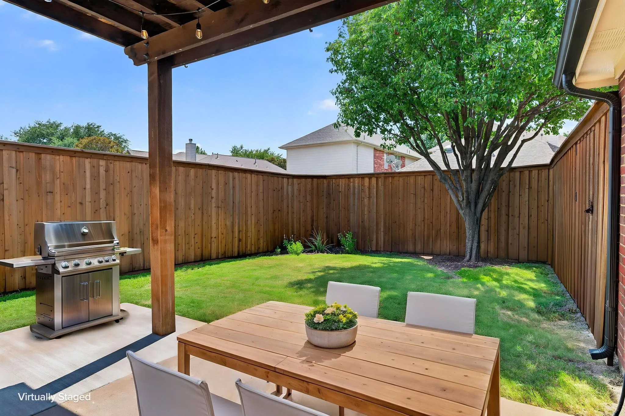 Single Family Residence For Sale in Collin County , 9383 Homestead Lane, Frisco, Texas 75033, 4 Bedroom, 2 Bathroom, 2 Garage spaces, 1,753 Sqft, built in 1999, mls#21316590, Real Estate Agent in Frisco, Homes For Sale in Collin county, Homes For Sale in Frisco, Realtor in Frisco Texas, Real Estate Brokerage Independent Realty Texas, Luminita Cordes Realtor