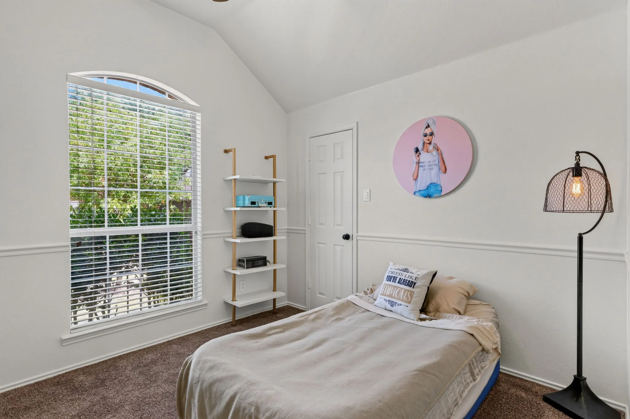 #2 w/walk-in closet