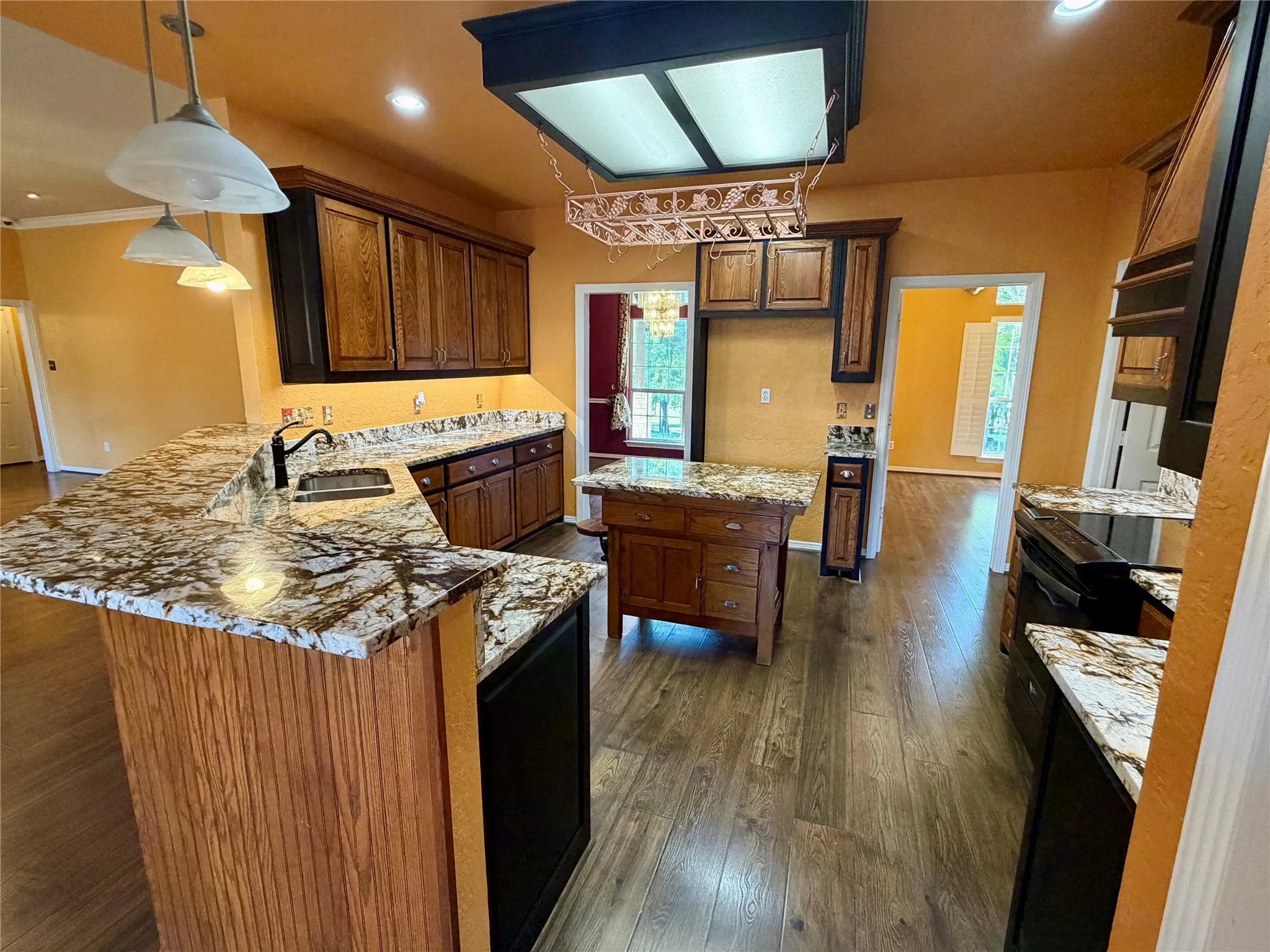 Single Family Residence For Sale in Ellis County , 110 Pecan Valley Lane, Waxahachie, Texas 75165, 4 Bedroom, 3 Bathroom, 2 Garage spaces, 2,548 Sqft, built in 1999, mls#21332646, Real Estate Agent in Waxahachie, Homes For Sale in Ellis county, Homes For Sale in Waxahachie, Realtor in Waxahachie Texas, Real Estate Brokerage Independent Realty Texas, Luminita Cordes Realtor