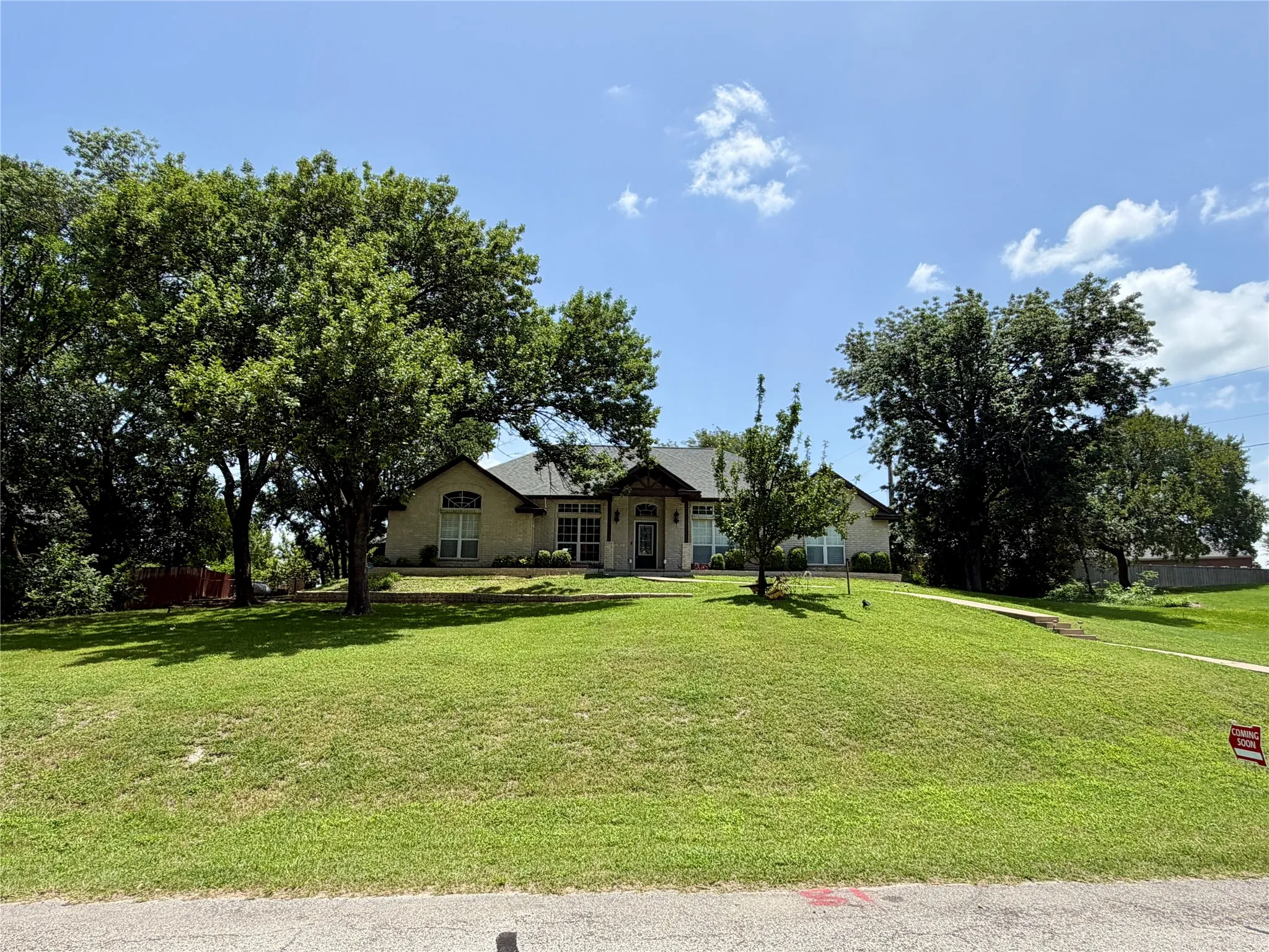 Single Family Residence For Sale in Ellis County , 110 Pecan Valley Lane, Waxahachie, Texas 75165, 4 Bedroom, 3 Bathroom, 2 Garage spaces, 2,548 Sqft, built in 1999, mls#21332646, Real Estate Agent in Waxahachie, Homes For Sale in Ellis county, Homes For Sale in Waxahachie, Realtor in Waxahachie Texas, Real Estate Brokerage Independent Realty Texas, Luminita Cordes Realtor