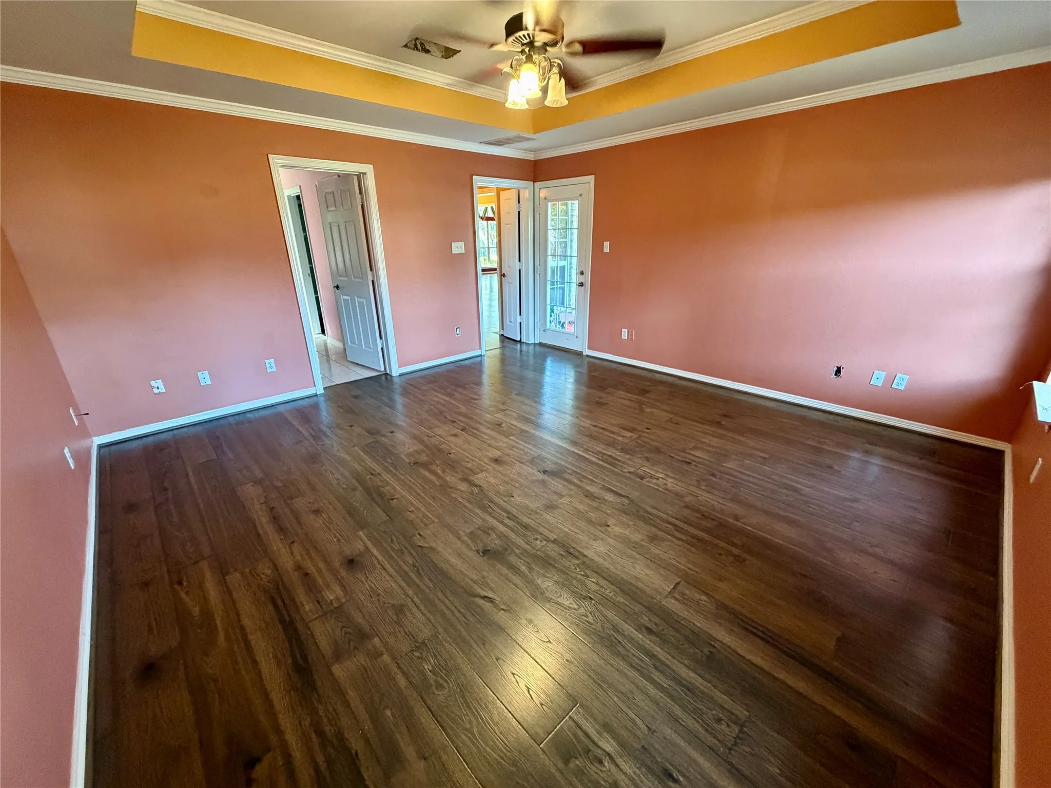 note door to outside patio
