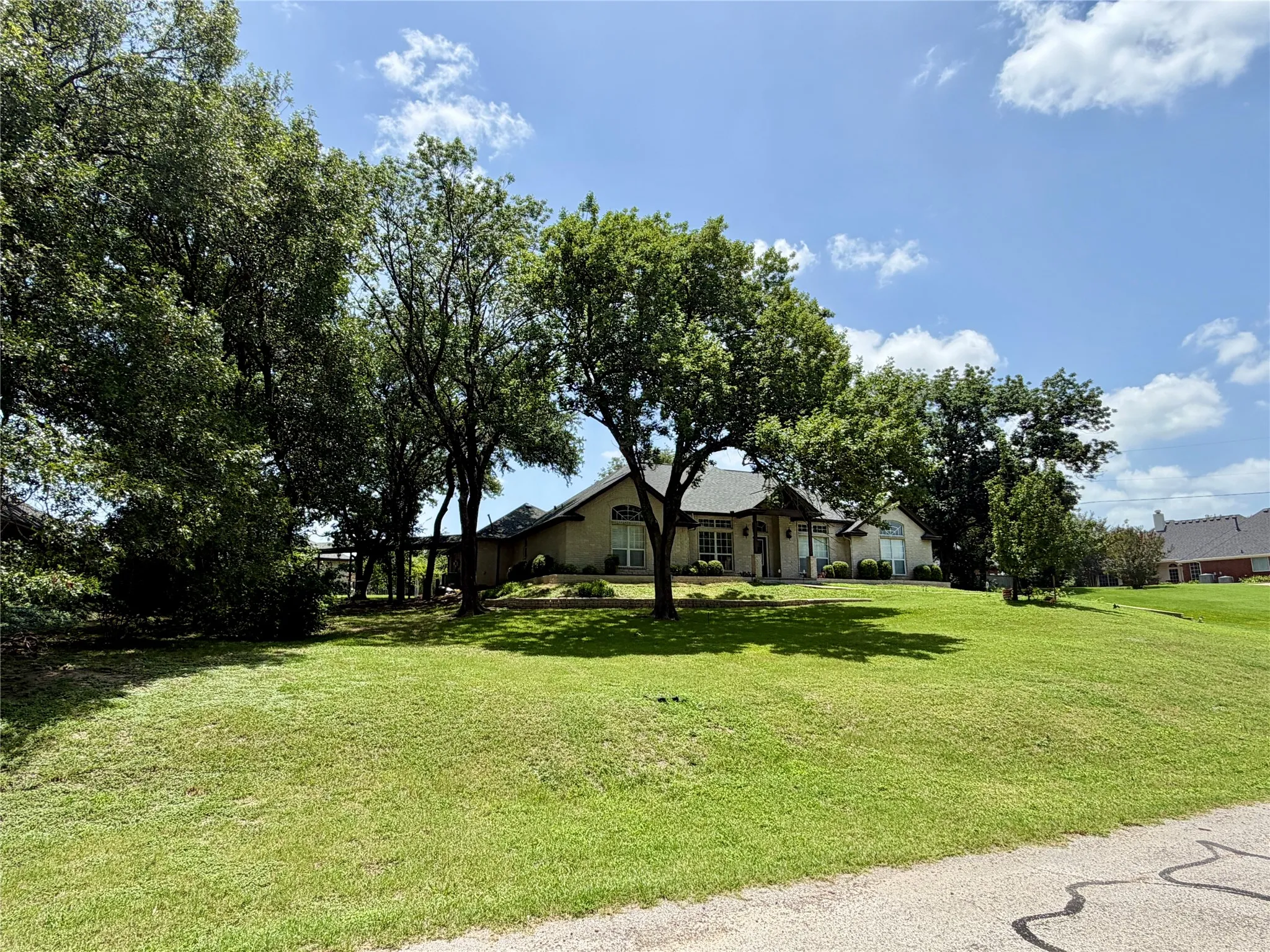 Single Family Residence For Sale in Ellis County , 110 Pecan Valley Lane, Waxahachie, Texas 75165, 4 Bedroom, 3 Bathroom, 2 Garage spaces, 2,548 Sqft, built in 1999, mls#21332646, Real Estate Agent in Waxahachie, Homes For Sale in Ellis county, Homes For Sale in Waxahachie, Realtor in Waxahachie Texas, Real Estate Brokerage Independent Realty Texas, Luminita Cordes Realtor