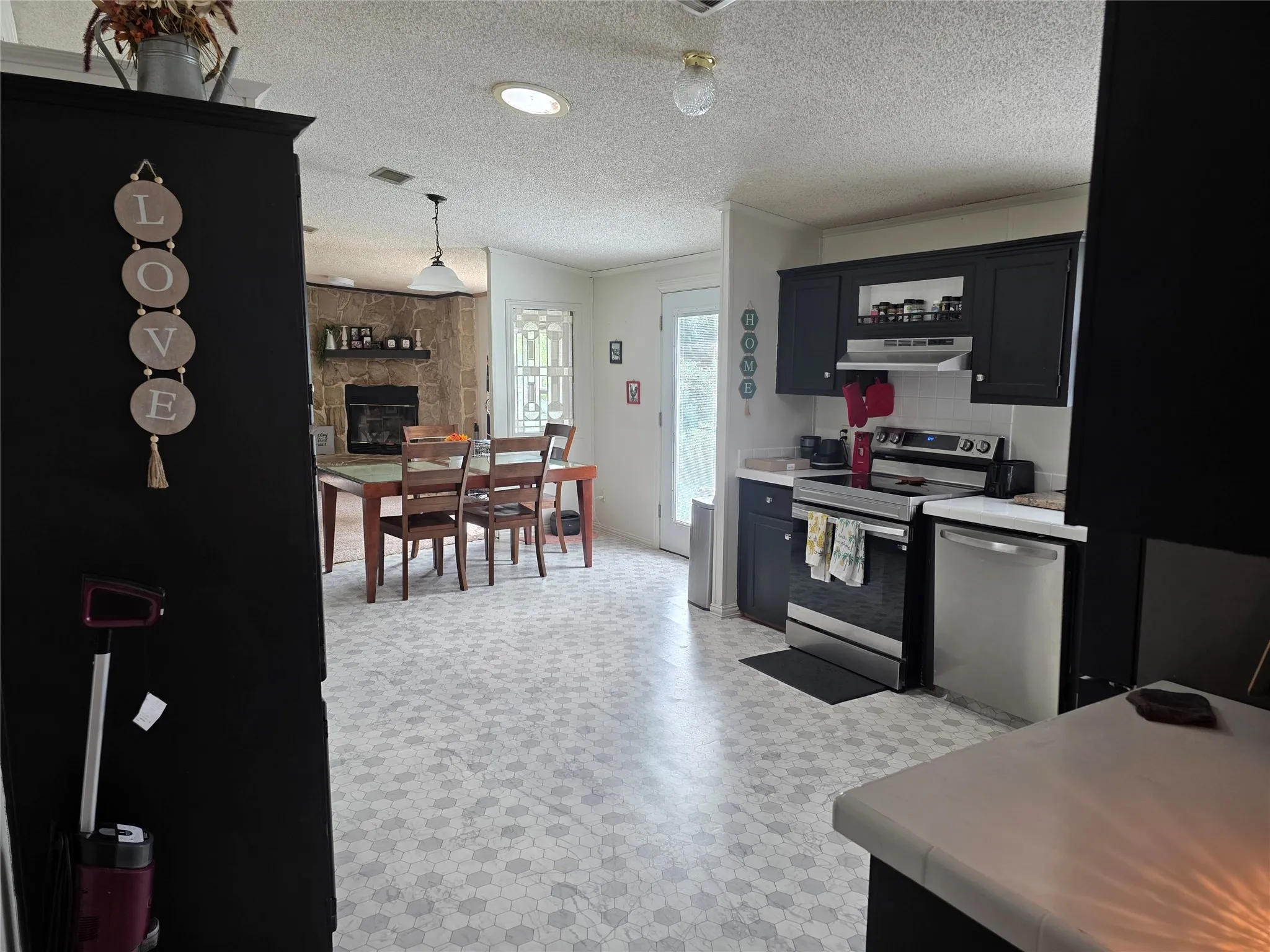 Manufactured Home For Sale in Henderson County , 118 Winter Lane, Mabank, Texas 75156, 4 Bedroom, 2 Bathroom, Garage spaces, 2,128 Sqft, built in 1999, mls#21331131, Real Estate Agent in Mabank, Homes For Sale in Henderson county, Homes For Sale in Mabank, Realtor in Mabank Texas, Real Estate Brokerage Independent Realty Texas, Luminita Cordes Realtor