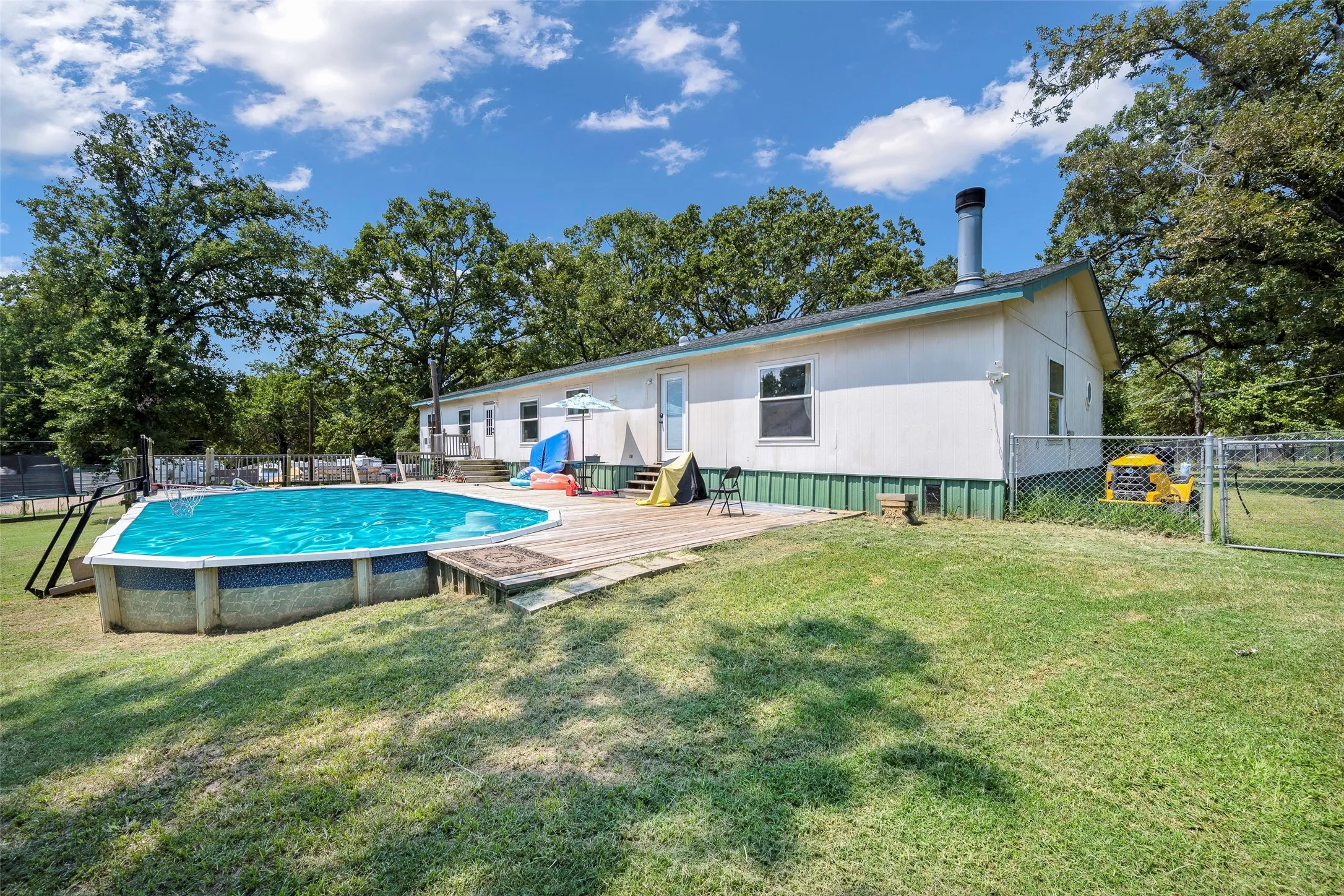 Manufactured Home For Sale in Henderson County , 118 Winter Lane, Mabank, Texas 75156, 4 Bedroom, 2 Bathroom, Garage spaces, 2,128 Sqft, built in 1999, mls#21331131, Real Estate Agent in Mabank, Homes For Sale in Henderson county, Homes For Sale in Mabank, Realtor in Mabank Texas, Real Estate Brokerage Independent Realty Texas, Luminita Cordes Realtor