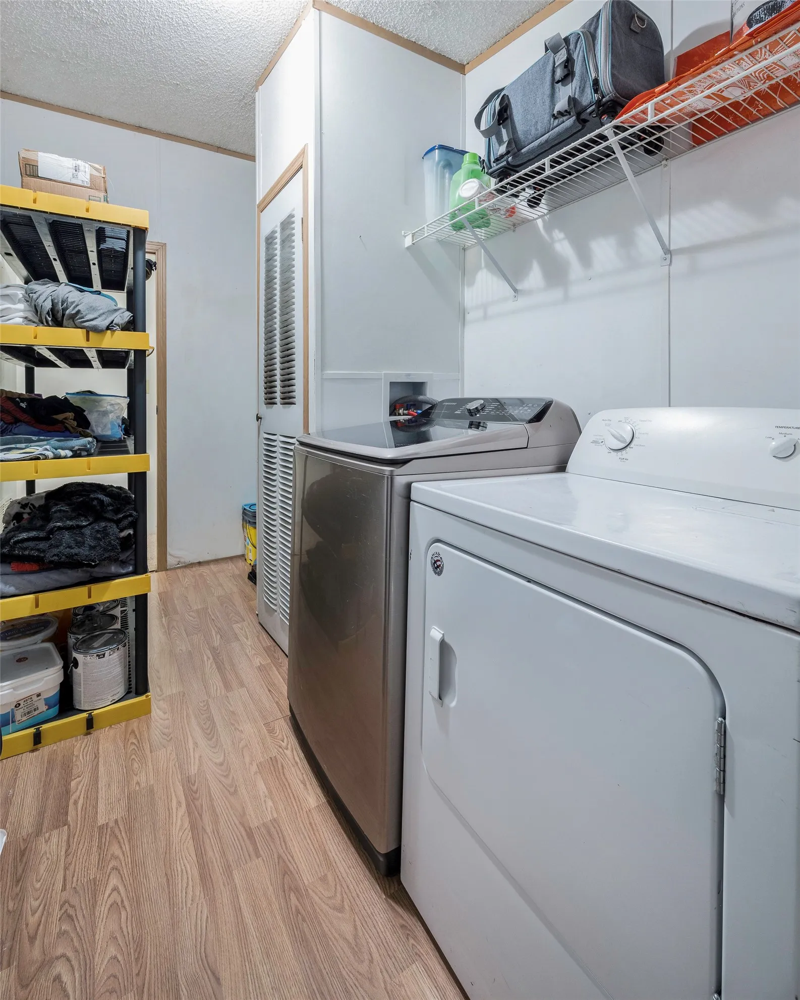 Manufactured Home For Sale in Henderson County , 118 Winter Lane, Mabank, Texas 75156, 4 Bedroom, 2 Bathroom, Garage spaces, 2,128 Sqft, built in 1999, mls#21331131, Real Estate Agent in Mabank, Homes For Sale in Henderson county, Homes For Sale in Mabank, Realtor in Mabank Texas, Real Estate Brokerage Independent Realty Texas, Luminita Cordes Realtor