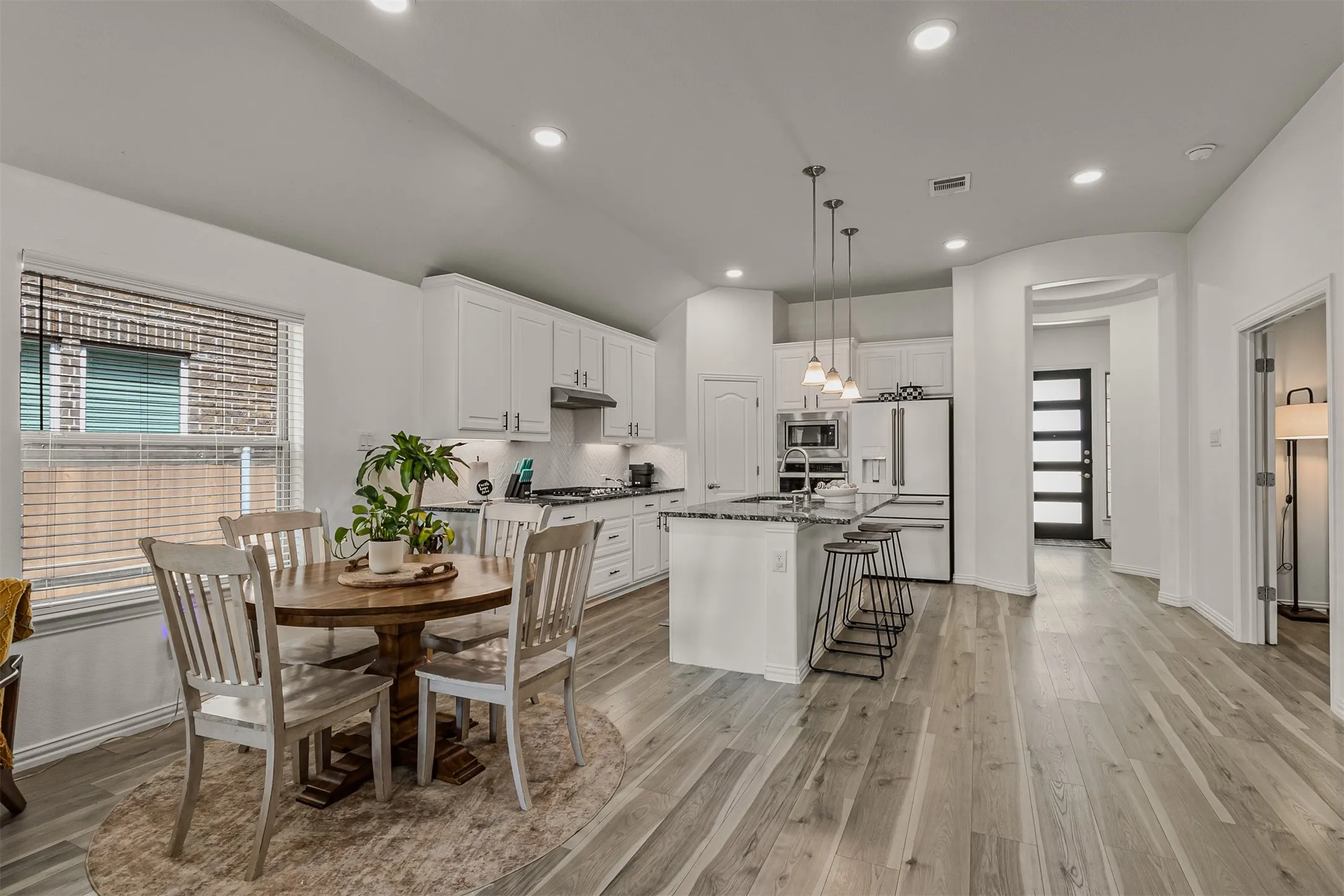 Single Family Residence For Sale in Collin County , 2524 Solomons Place, Wylie, Texas 75098, 4 Bedroom, 3 Bathroom, 2 Garage spaces, 2,255 Sqft, built in 2020, mls#21305840, Real Estate Agent in Wylie, Homes For Sale in Collin county, Homes For Sale in Wylie, Realtor in Wylie Texas, Real Estate Brokerage Independent Realty Texas, Luminita Cordes Realtor