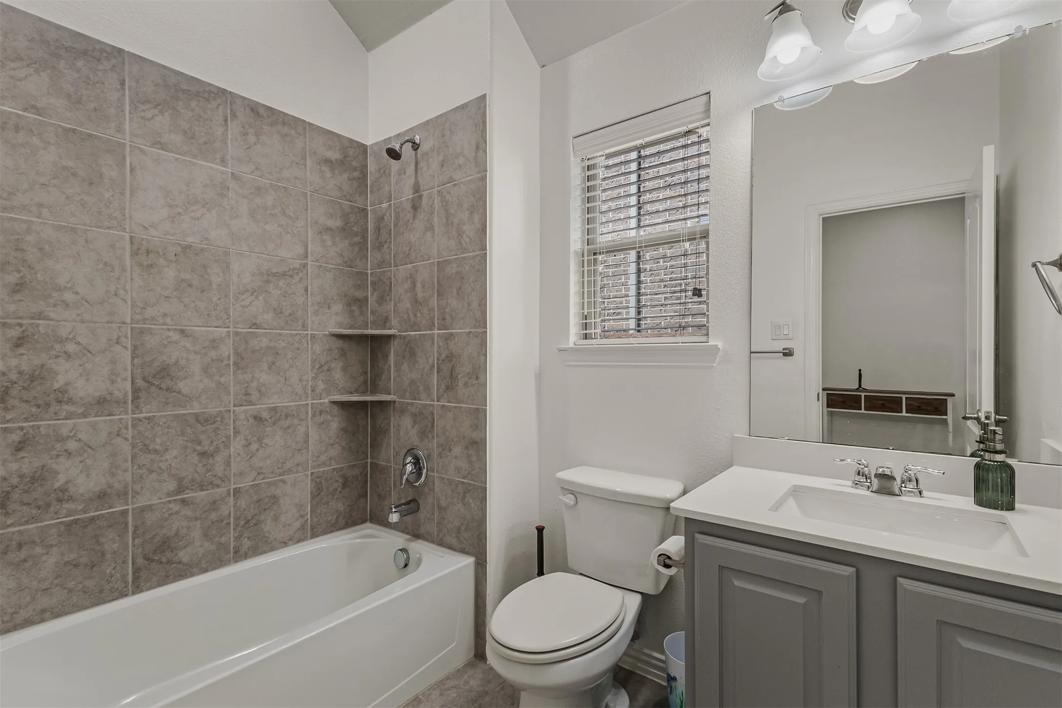 Guest bath 2