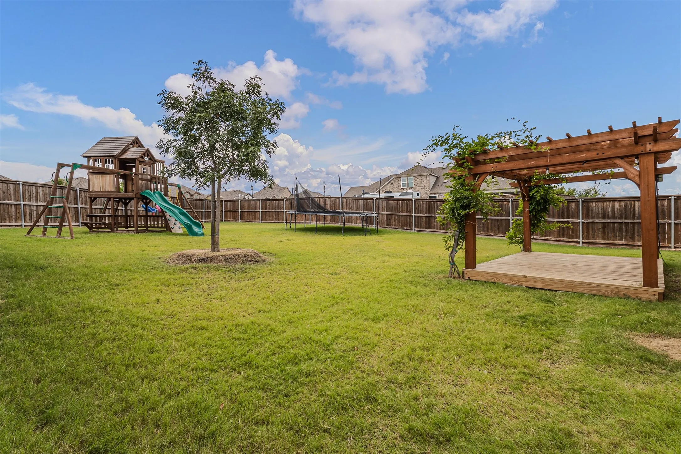 Single Family Residence For Sale in Collin County , 2524 Solomons Place, Wylie, Texas 75098, 4 Bedroom, 3 Bathroom, 2 Garage spaces, 2,255 Sqft, built in 2020, mls#21305840, Real Estate Agent in Wylie, Homes For Sale in Collin county, Homes For Sale in Wylie, Realtor in Wylie Texas, Real Estate Brokerage Independent Realty Texas, Luminita Cordes Realtor