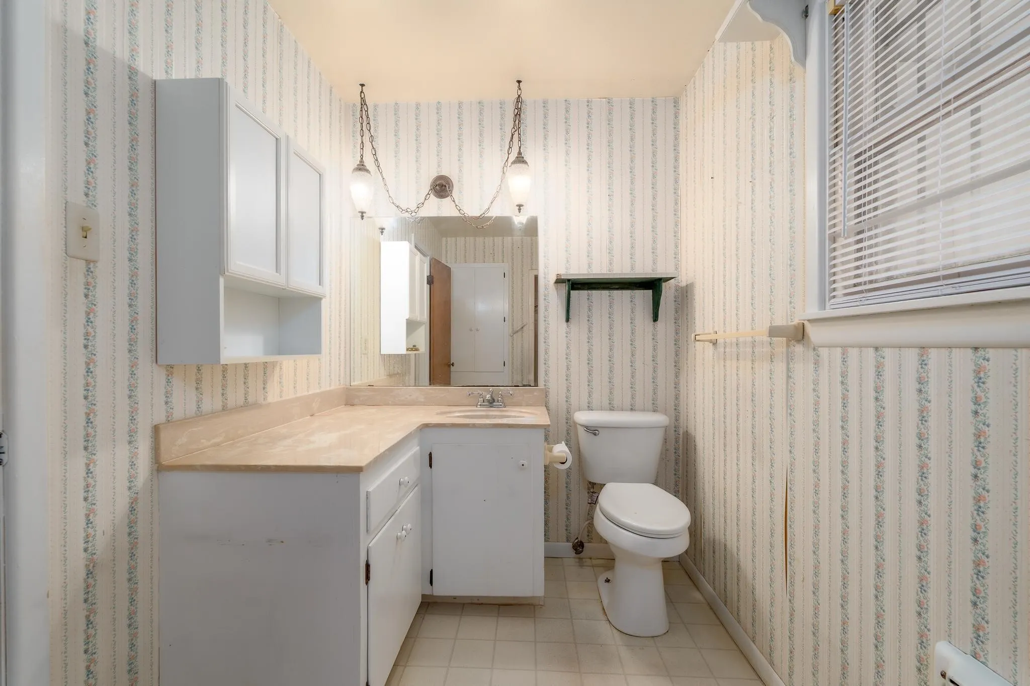 Single Family Residence For Sale in Taylor County , 780 Rosewood Drive, Abilene, Texas 79603, 3 Bedroom, 2 Bathroom, 2 Garage spaces, 2,025 Sqft, built in 1959, mls#21333905, Real Estate Agent in Abilene, Homes For Sale in Taylor county, Homes For Sale in Abilene, Realtor in Abilene Texas, Real Estate Brokerage Independent Realty Texas, Luminita Cordes Realtor