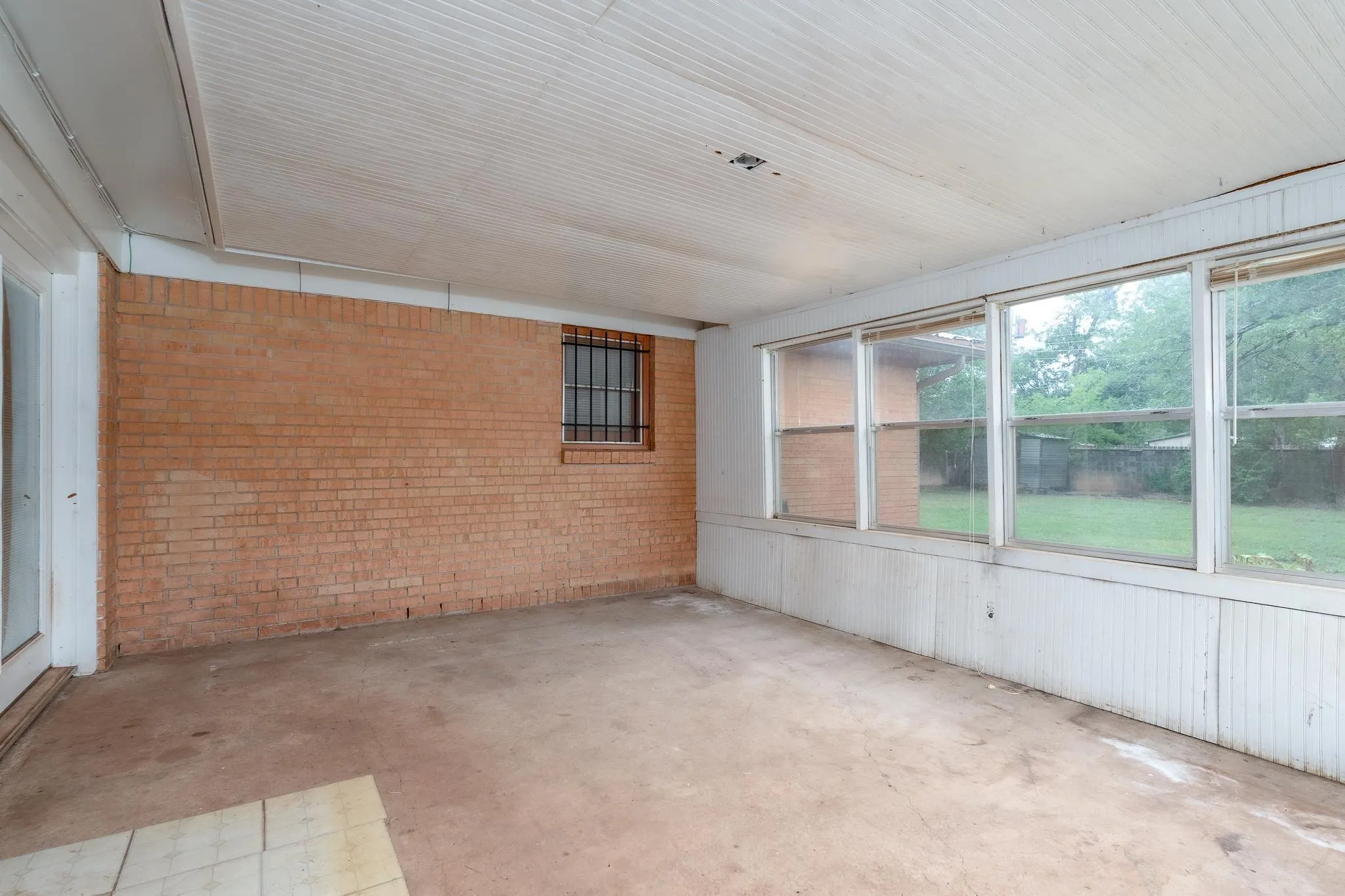 Single Family Residence For Sale in Taylor County , 780 Rosewood Drive, Abilene, Texas 79603, 3 Bedroom, 2 Bathroom, 2 Garage spaces, 2,025 Sqft, built in 1959, mls#21333905, Real Estate Agent in Abilene, Homes For Sale in Taylor county, Homes For Sale in Abilene, Realtor in Abilene Texas, Real Estate Brokerage Independent Realty Texas, Luminita Cordes Realtor