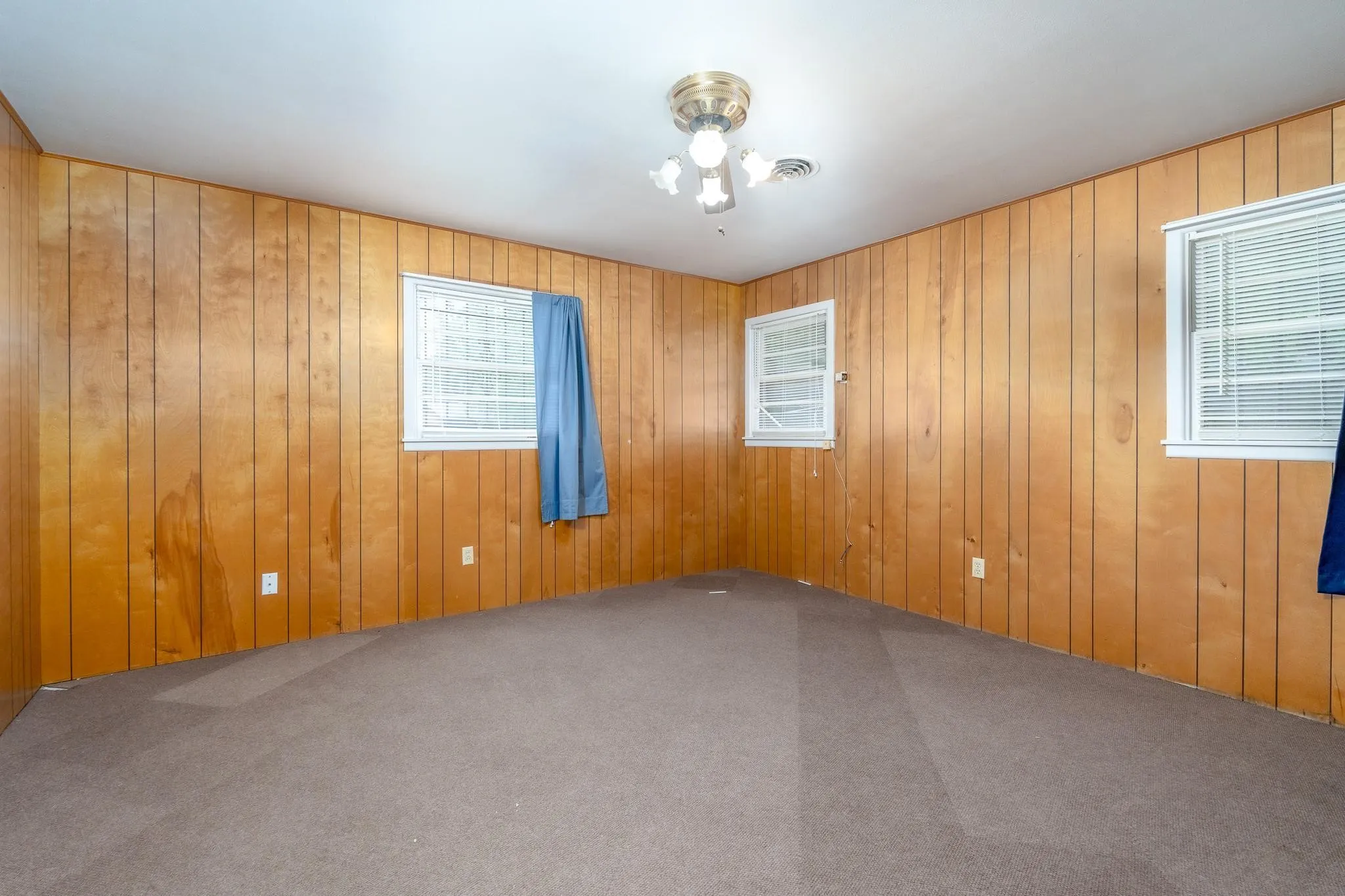 Single Family Residence For Sale in Taylor County , 780 Rosewood Drive, Abilene, Texas 79603, 3 Bedroom, 2 Bathroom, 2 Garage spaces, 2,025 Sqft, built in 1959, mls#21333905, Real Estate Agent in Abilene, Homes For Sale in Taylor county, Homes For Sale in Abilene, Realtor in Abilene Texas, Real Estate Brokerage Independent Realty Texas, Luminita Cordes Realtor