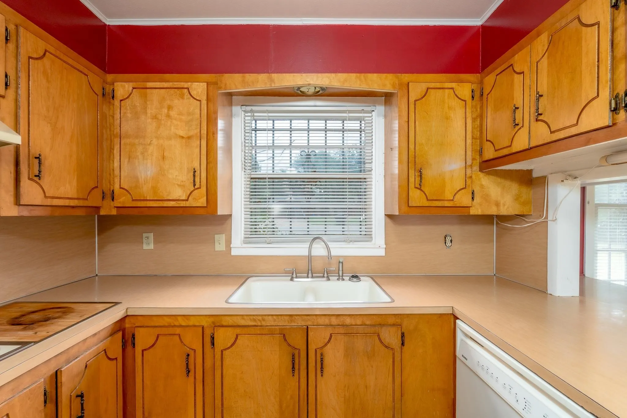 Single Family Residence For Sale in Taylor County , 780 Rosewood Drive, Abilene, Texas 79603, 3 Bedroom, 2 Bathroom, 2 Garage spaces, 2,025 Sqft, built in 1959, mls#21333905, Real Estate Agent in Abilene, Homes For Sale in Taylor county, Homes For Sale in Abilene, Realtor in Abilene Texas, Real Estate Brokerage Independent Realty Texas, Luminita Cordes Realtor