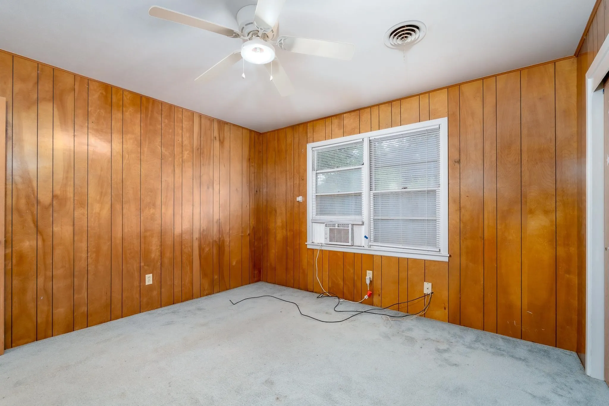 Single Family Residence For Sale in Taylor County , 780 Rosewood Drive, Abilene, Texas 79603, 3 Bedroom, 2 Bathroom, 2 Garage spaces, 2,025 Sqft, built in 1959, mls#21333905, Real Estate Agent in Abilene, Homes For Sale in Taylor county, Homes For Sale in Abilene, Realtor in Abilene Texas, Real Estate Brokerage Independent Realty Texas, Luminita Cordes Realtor