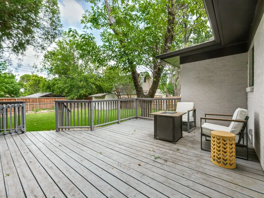 Single Family Residence For Sale in Dallas County , 226 Leda Drive, Dallas, Texas 75218, 3 Bedroom, 1 Bathroom, 1 Garage spaces, 1,168 Sqft, built in 1953, mls#21332565, Real Estate Agent in Dallas, Homes For Sale in Dallas county, Homes For Sale in Dallas, Realtor in Dallas Texas, Real Estate Brokerage Independent Realty Texas, Luminita Cordes Realtor