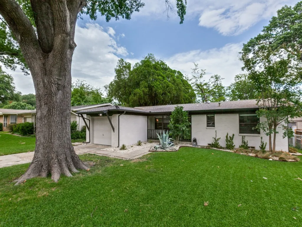 Single Family Residence For Sale in Dallas County , 226 Leda Drive, Dallas, Texas 75218, 3 Bedroom, 1 Bathroom, 1 Garage spaces, 1,168 Sqft, built in 1953, mls#21332565, Real Estate Agent in Dallas, Homes For Sale in Dallas county, Homes For Sale in Dallas, Realtor in Dallas Texas, Real Estate Brokerage Independent Realty Texas, Luminita Cordes Realtor