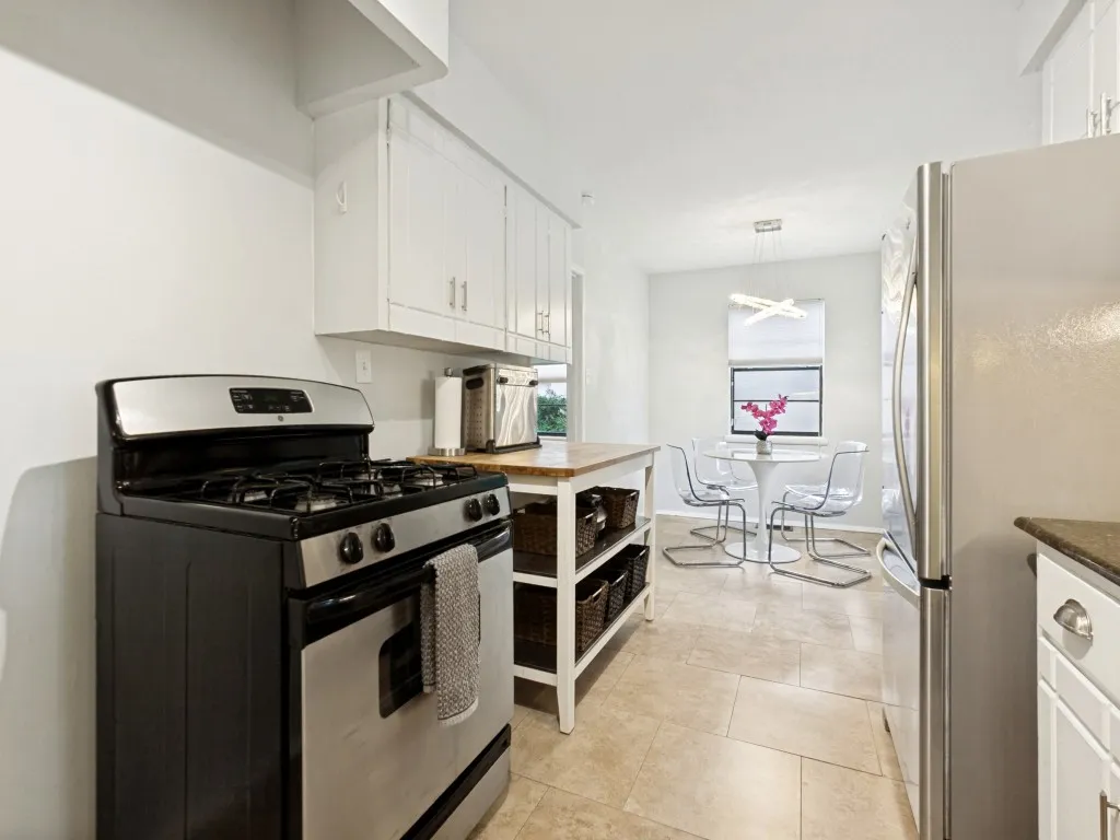 Single Family Residence For Sale in Dallas County , 226 Leda Drive, Dallas, Texas 75218, 3 Bedroom, 1 Bathroom, 1 Garage spaces, 1,168 Sqft, built in 1953, mls#21332565, Real Estate Agent in Dallas, Homes For Sale in Dallas county, Homes For Sale in Dallas, Realtor in Dallas Texas, Real Estate Brokerage Independent Realty Texas, Luminita Cordes Realtor