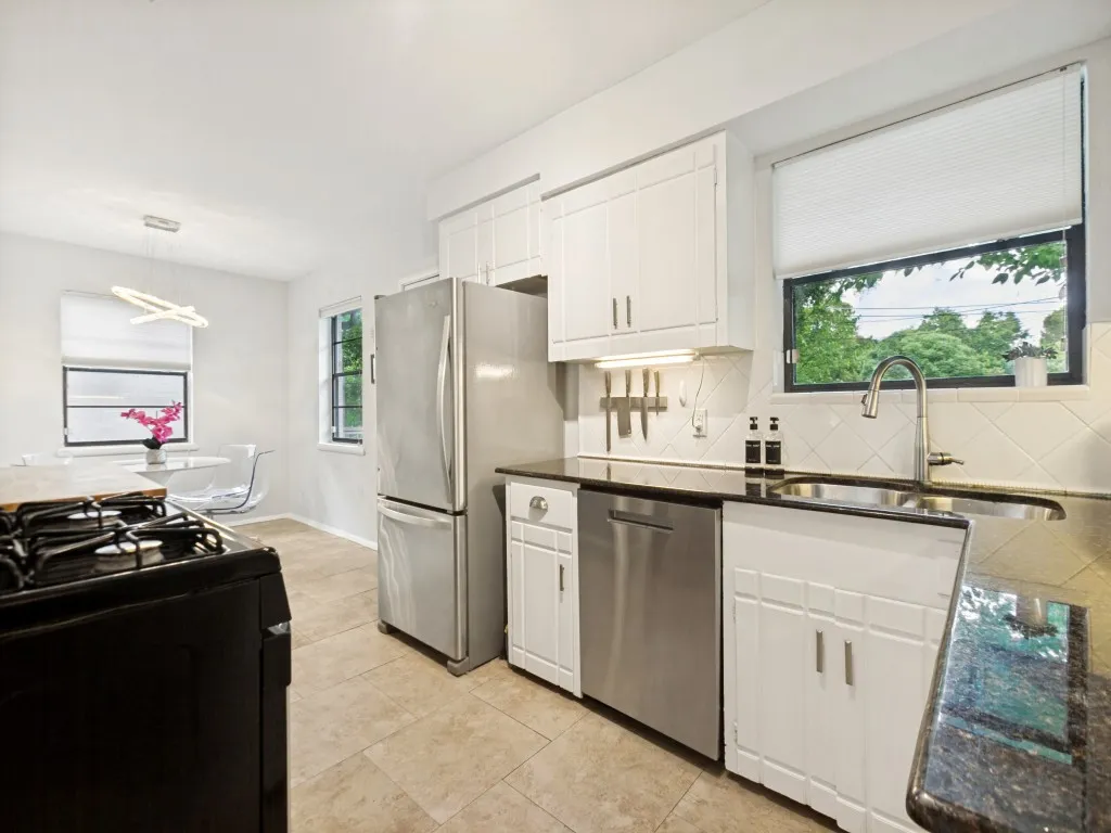 Single Family Residence For Sale in Dallas County , 226 Leda Drive, Dallas, Texas 75218, 3 Bedroom, 1 Bathroom, 1 Garage spaces, 1,168 Sqft, built in 1953, mls#21332565, Real Estate Agent in Dallas, Homes For Sale in Dallas county, Homes For Sale in Dallas, Realtor in Dallas Texas, Real Estate Brokerage Independent Realty Texas, Luminita Cordes Realtor