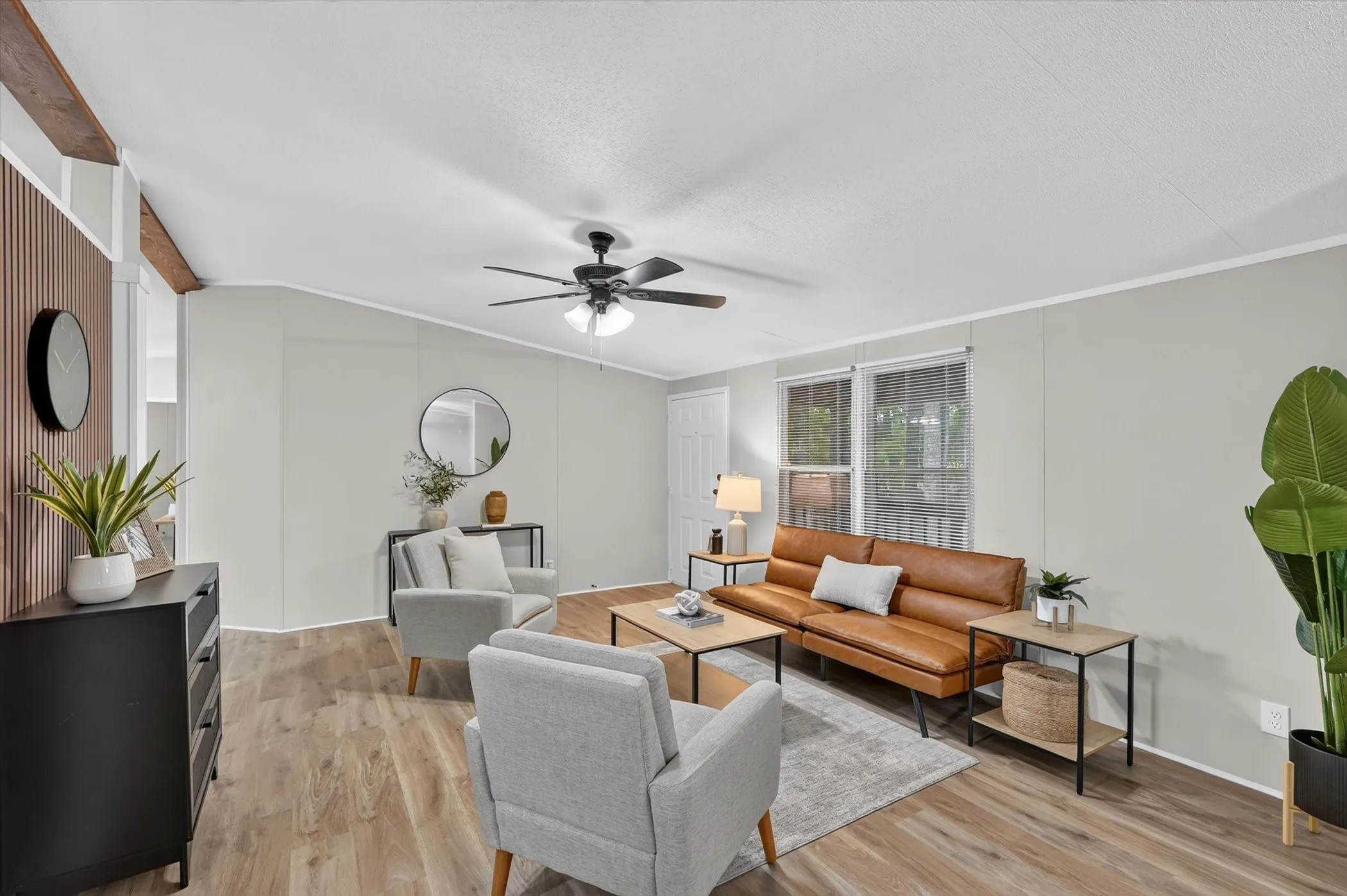 Mobile Home For Sale in Kaufman County , 20579 County Road 331, Quinlan, Texas 75474, 4 Bedroom, 2 Bathroom, Garage spaces, 1,913 Sqft, built in 2005, mls#21332361, Real Estate Agent in Quinlan, Homes For Sale in Kaufman county, Homes For Sale in Quinlan, Realtor in Quinlan Texas, Real Estate Brokerage Independent Realty Texas, Luminita Cordes Realtor