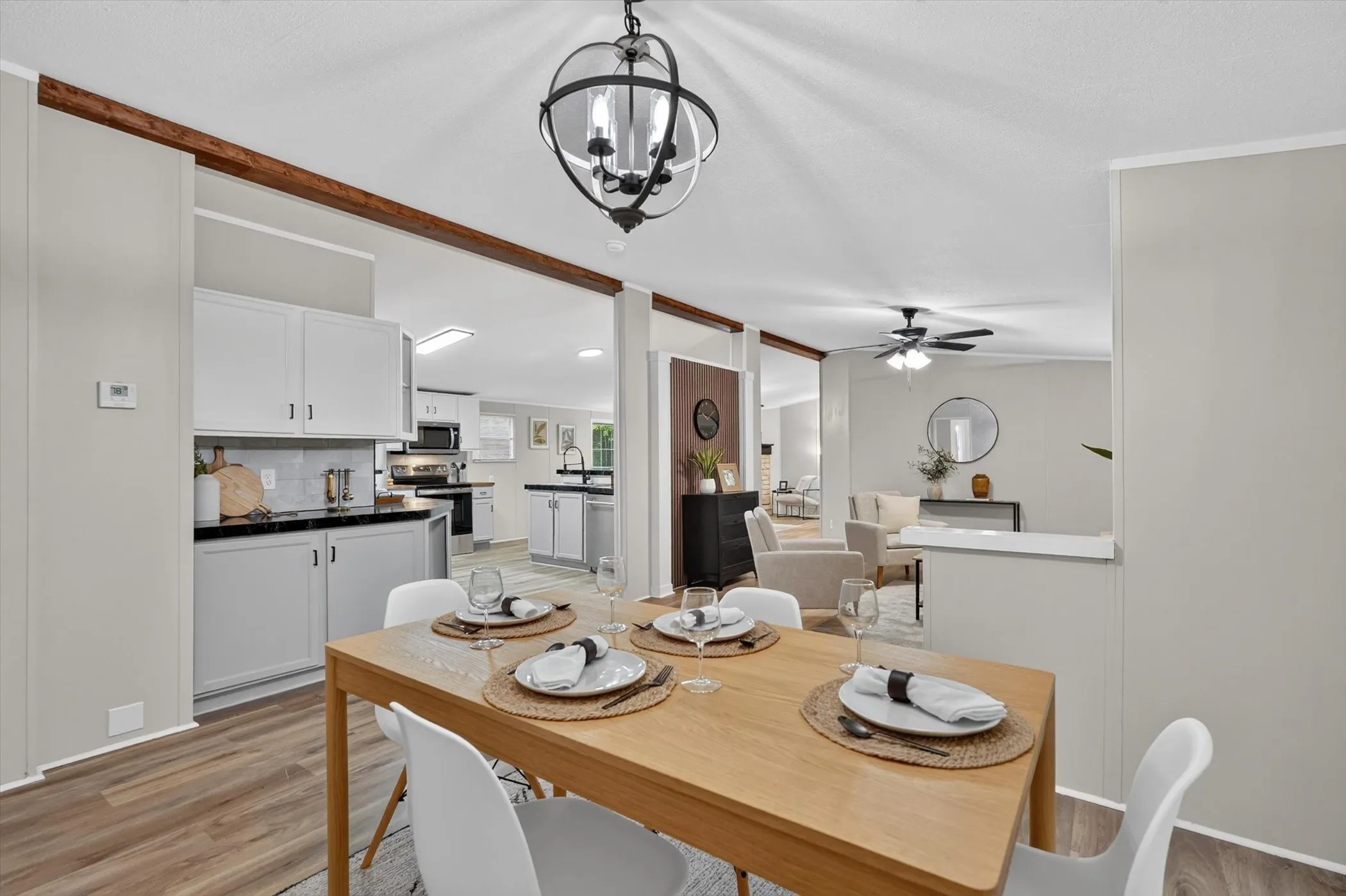 Mobile Home For Sale in Kaufman County , 20579 County Road 331, Quinlan, Texas 75474, 4 Bedroom, 2 Bathroom, Garage spaces, 1,913 Sqft, built in 2005, mls#21332361, Real Estate Agent in Quinlan, Homes For Sale in Kaufman county, Homes For Sale in Quinlan, Realtor in Quinlan Texas, Real Estate Brokerage Independent Realty Texas, Luminita Cordes Realtor
